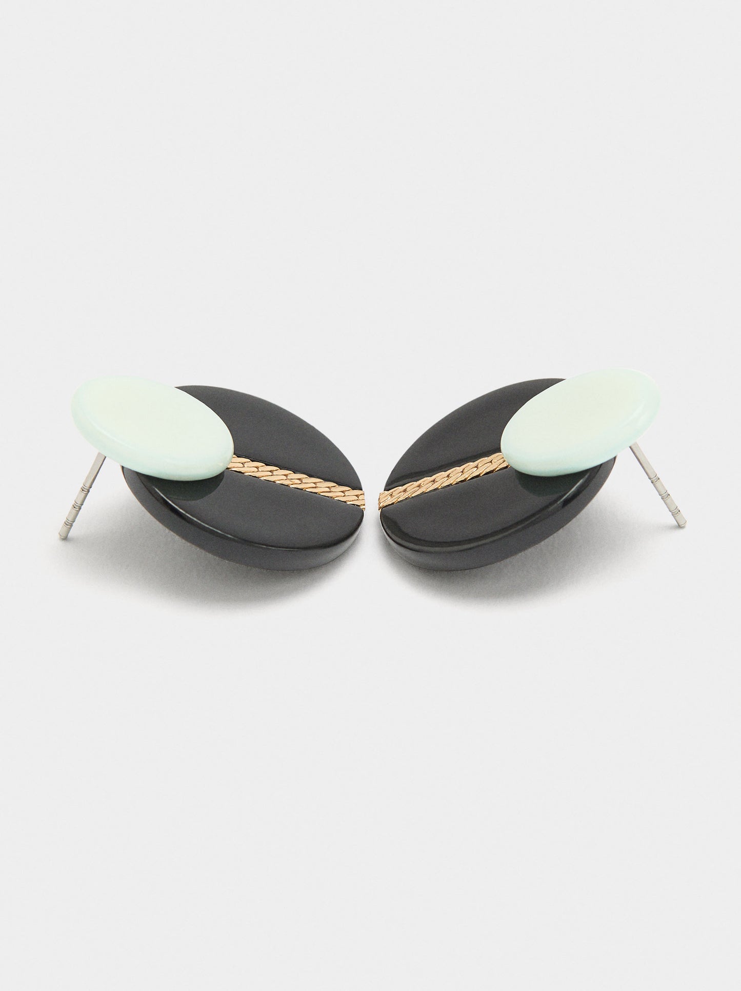 Round Earrings With Resin