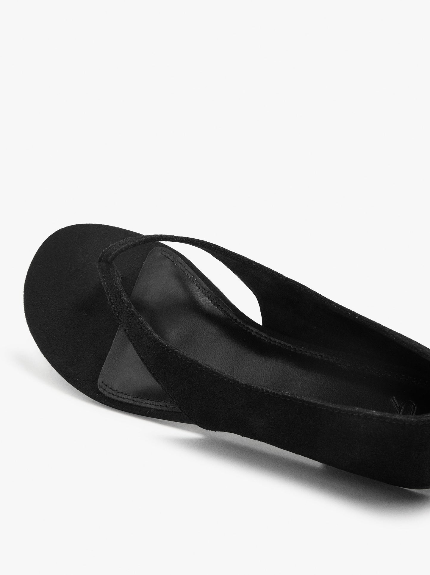 Leather Flat Sandals With Thong Style