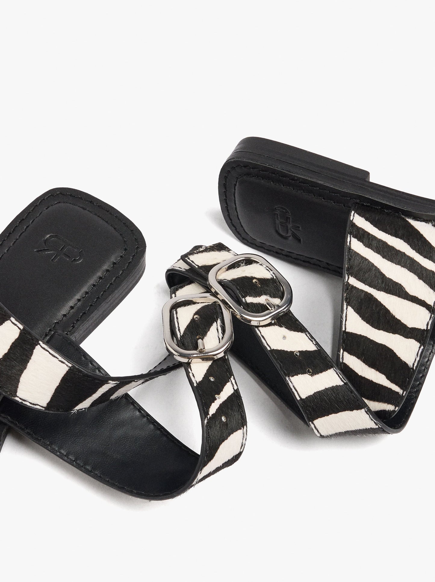 Flat Sandals With Printed Animal Leather