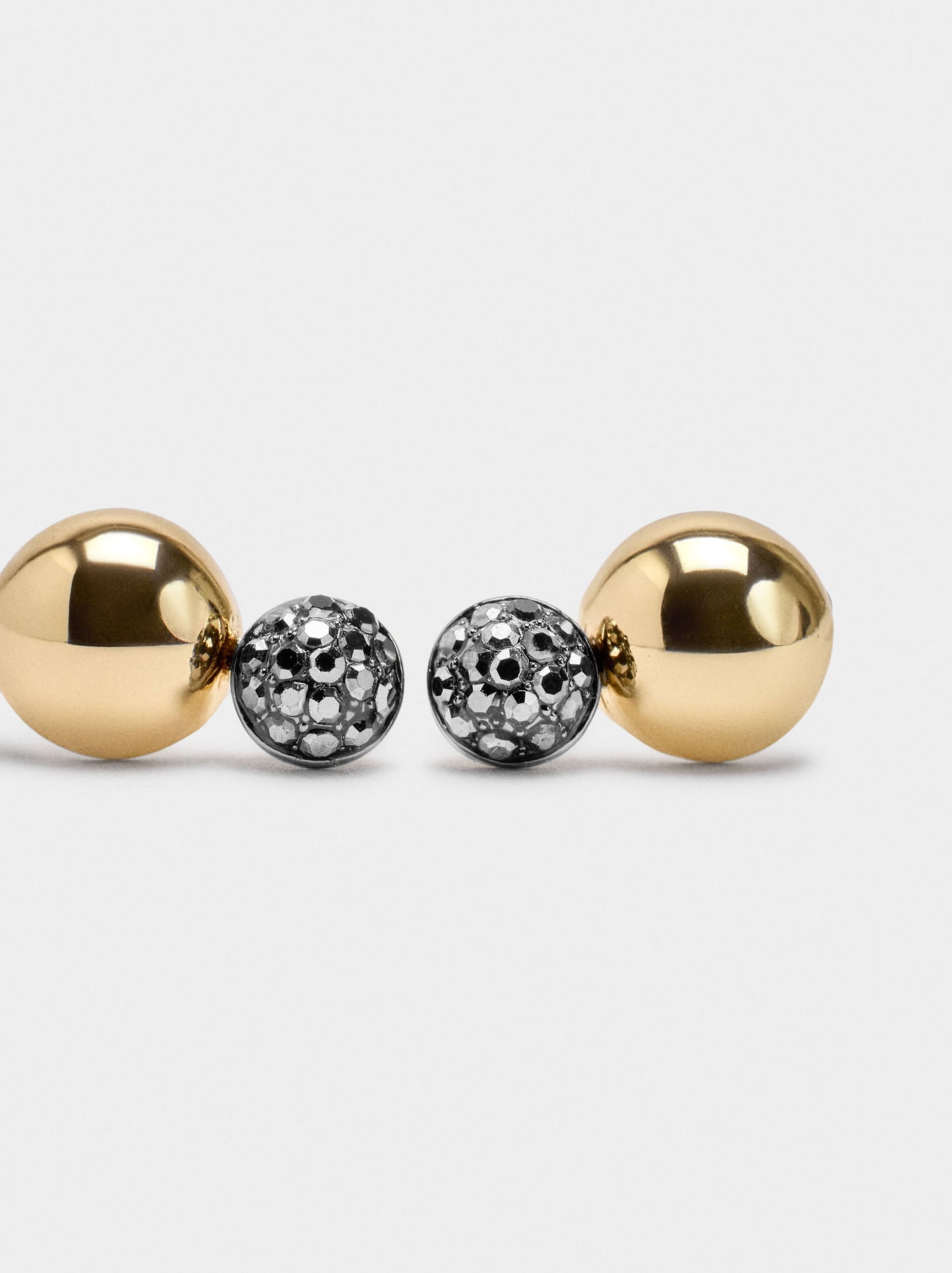 Sphere Earrings With Crystals