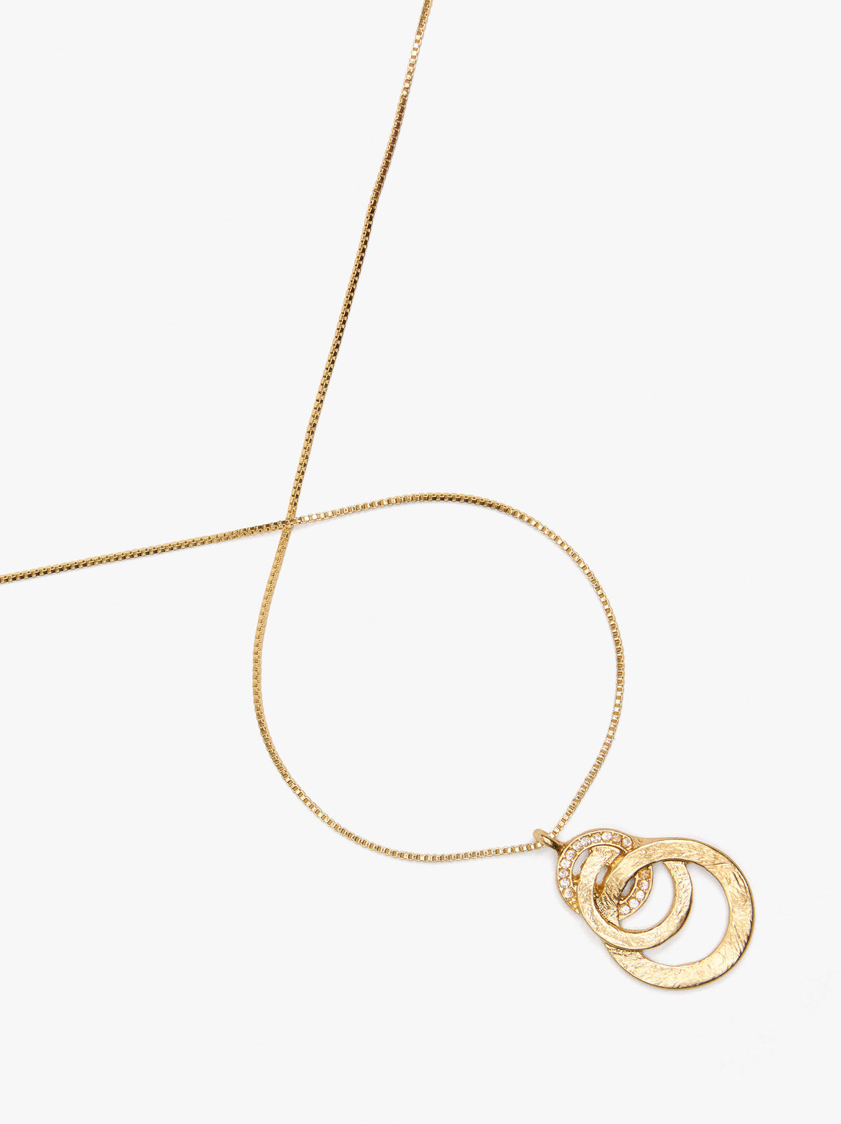 Pendant Necklace With Interlaced Hoops