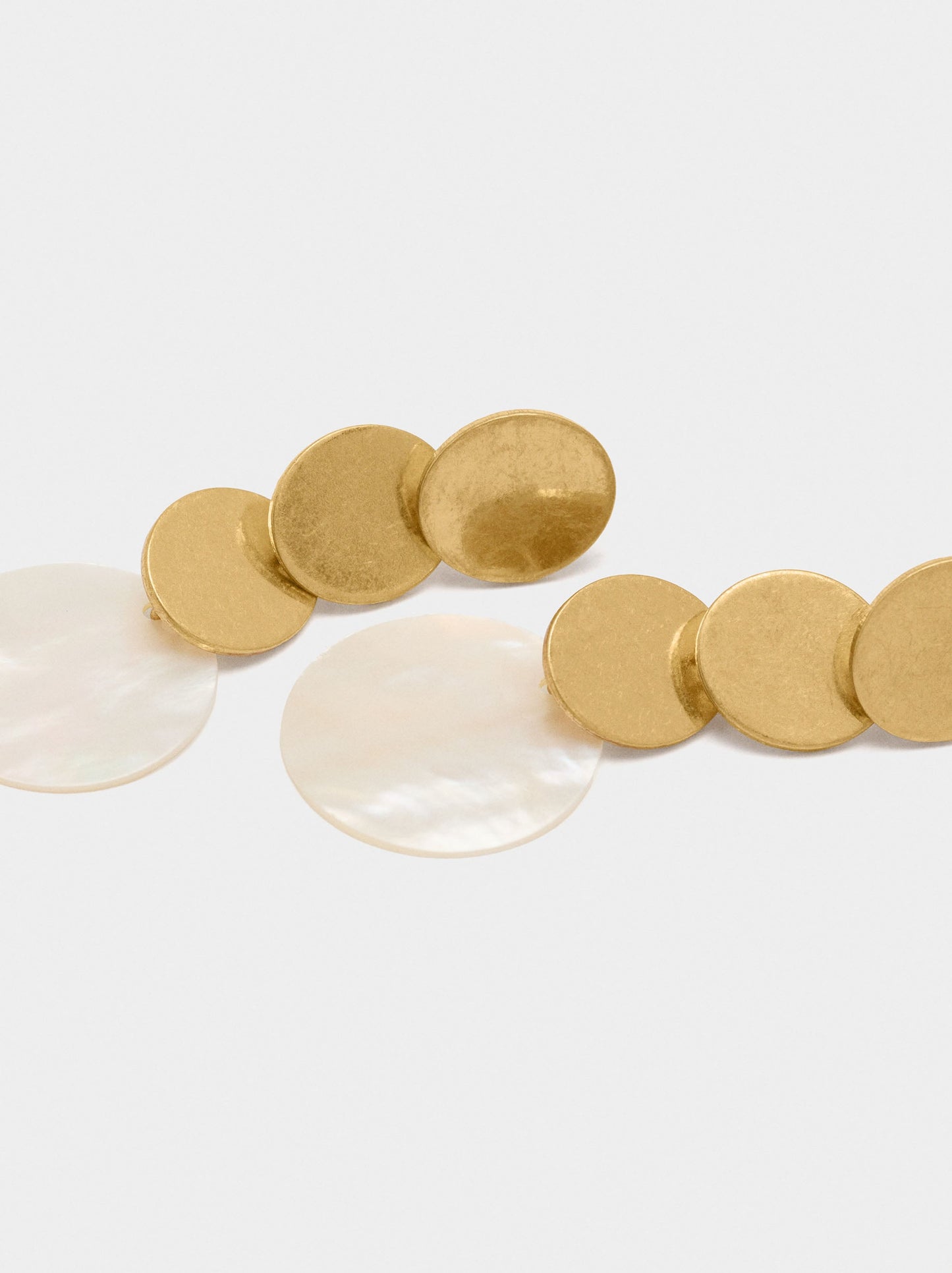 Long Round Earrings And Shell