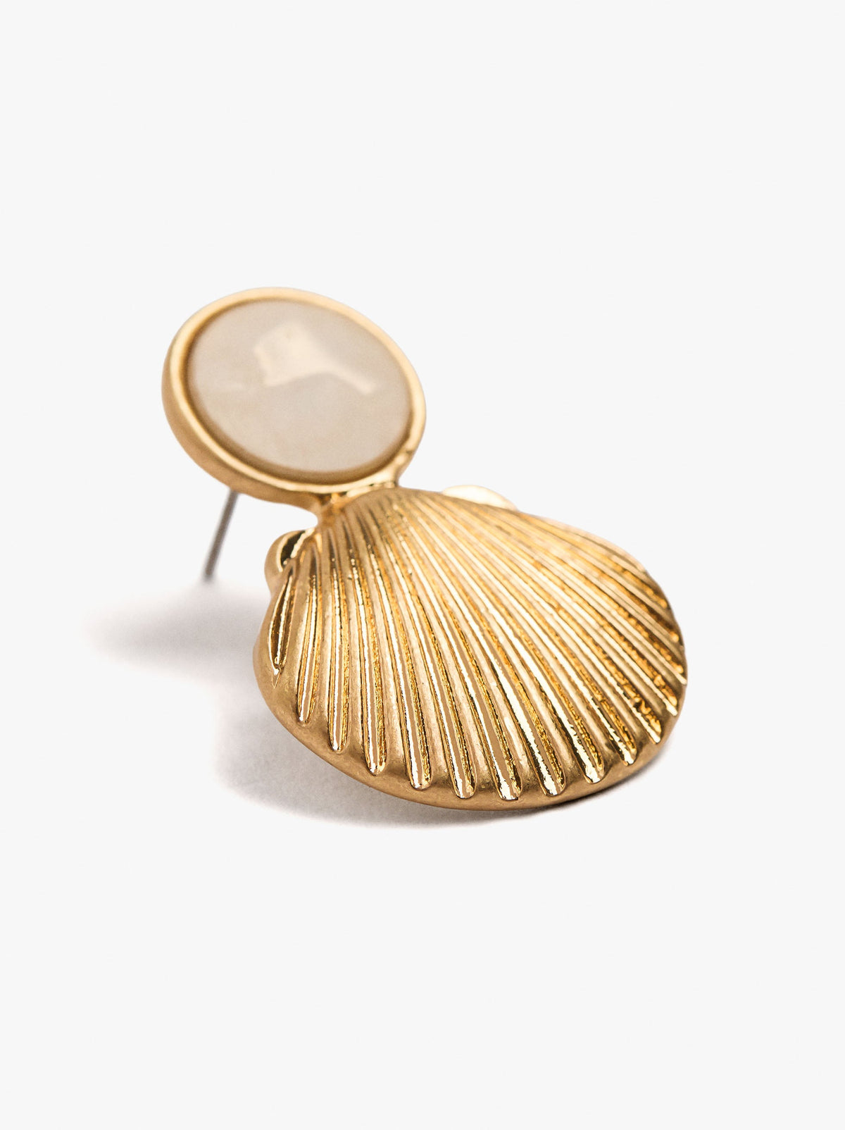 Earrings With The Shape Of A Shell