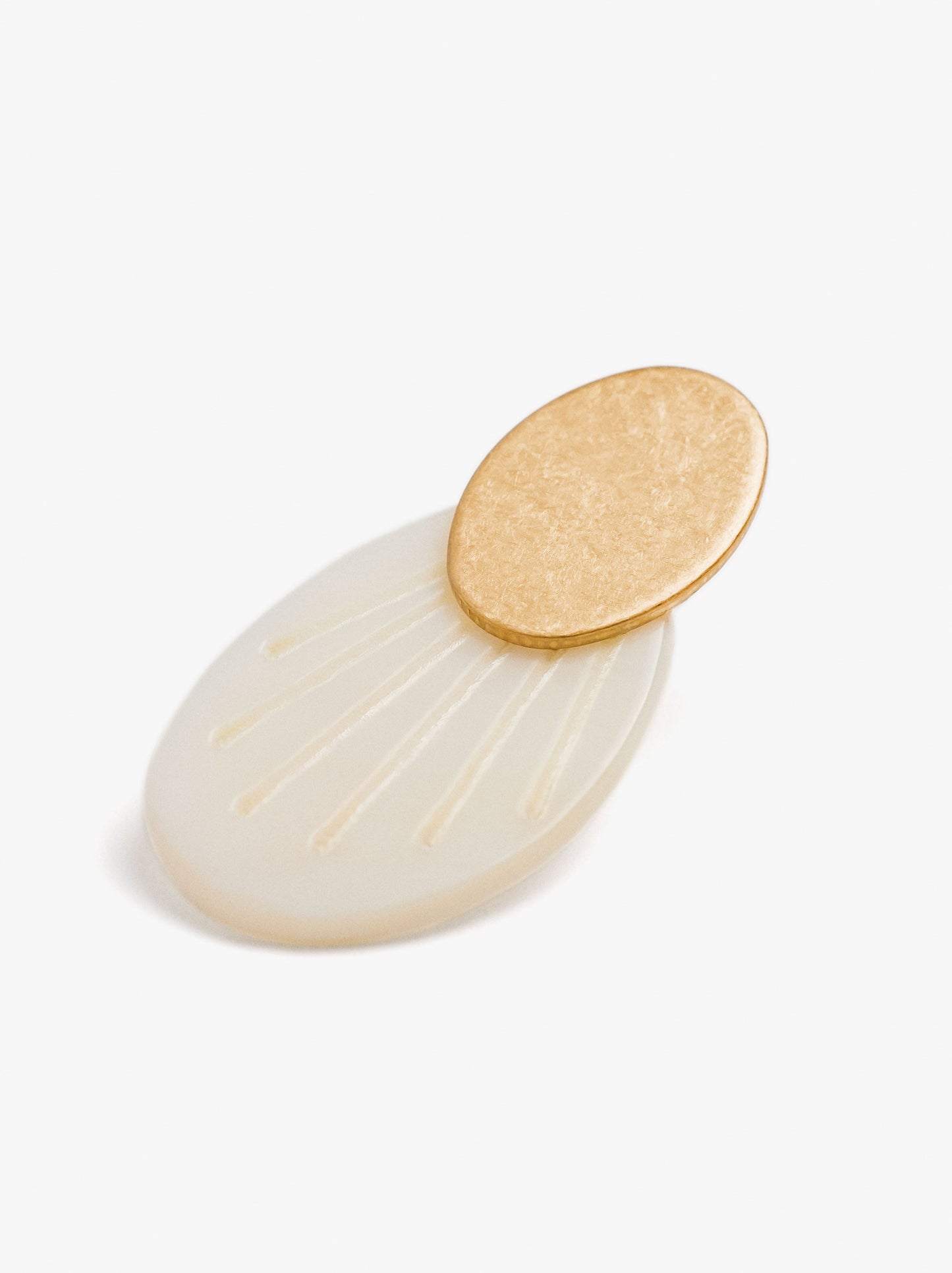 Oval Earrings With Shells