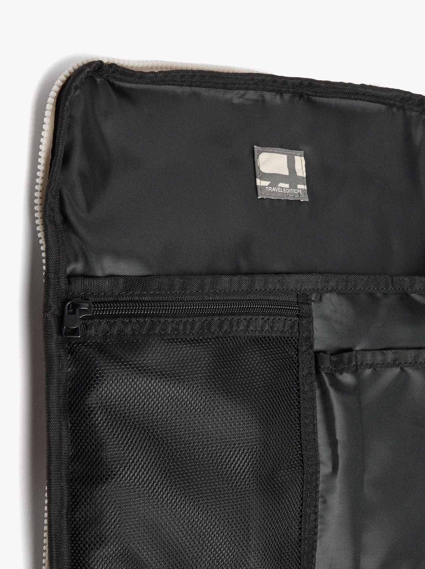 Extendable Nylon Cabin Backpack With Bottle Holder