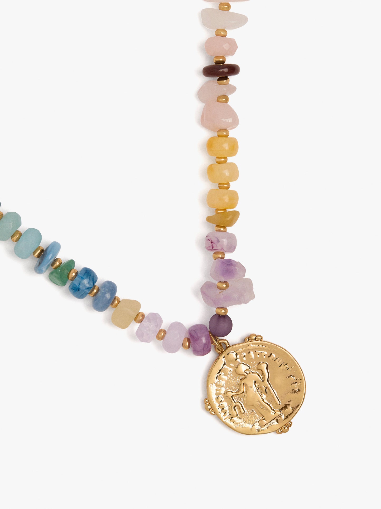 Short Necklace With Beads And Stones