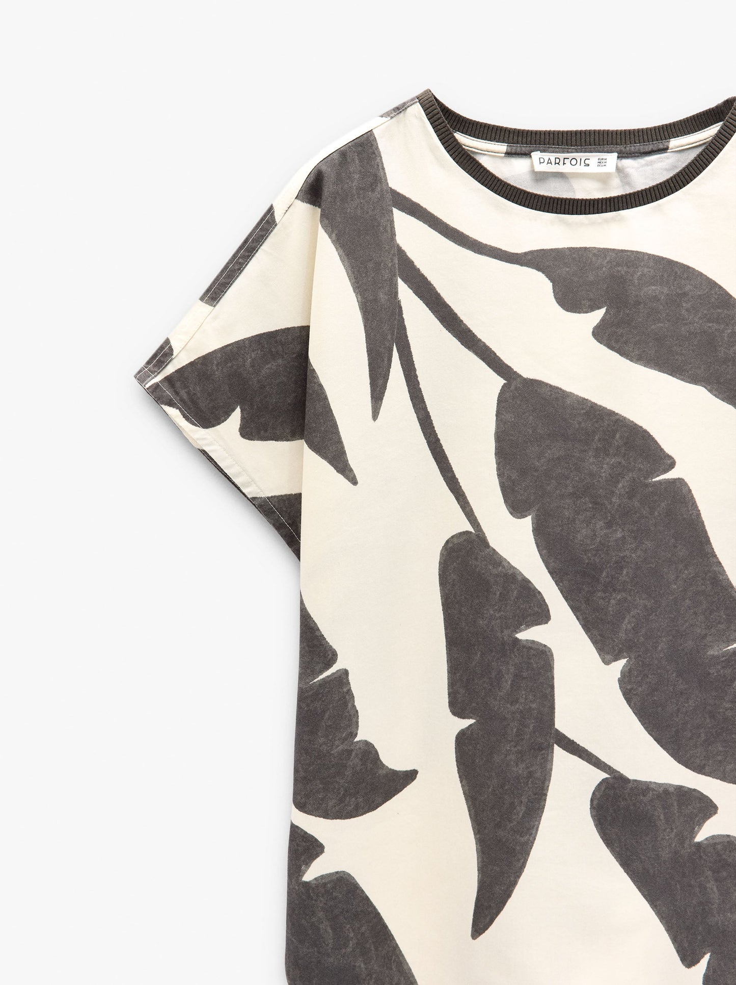 Liocel T-Shirt With Printed Leaves