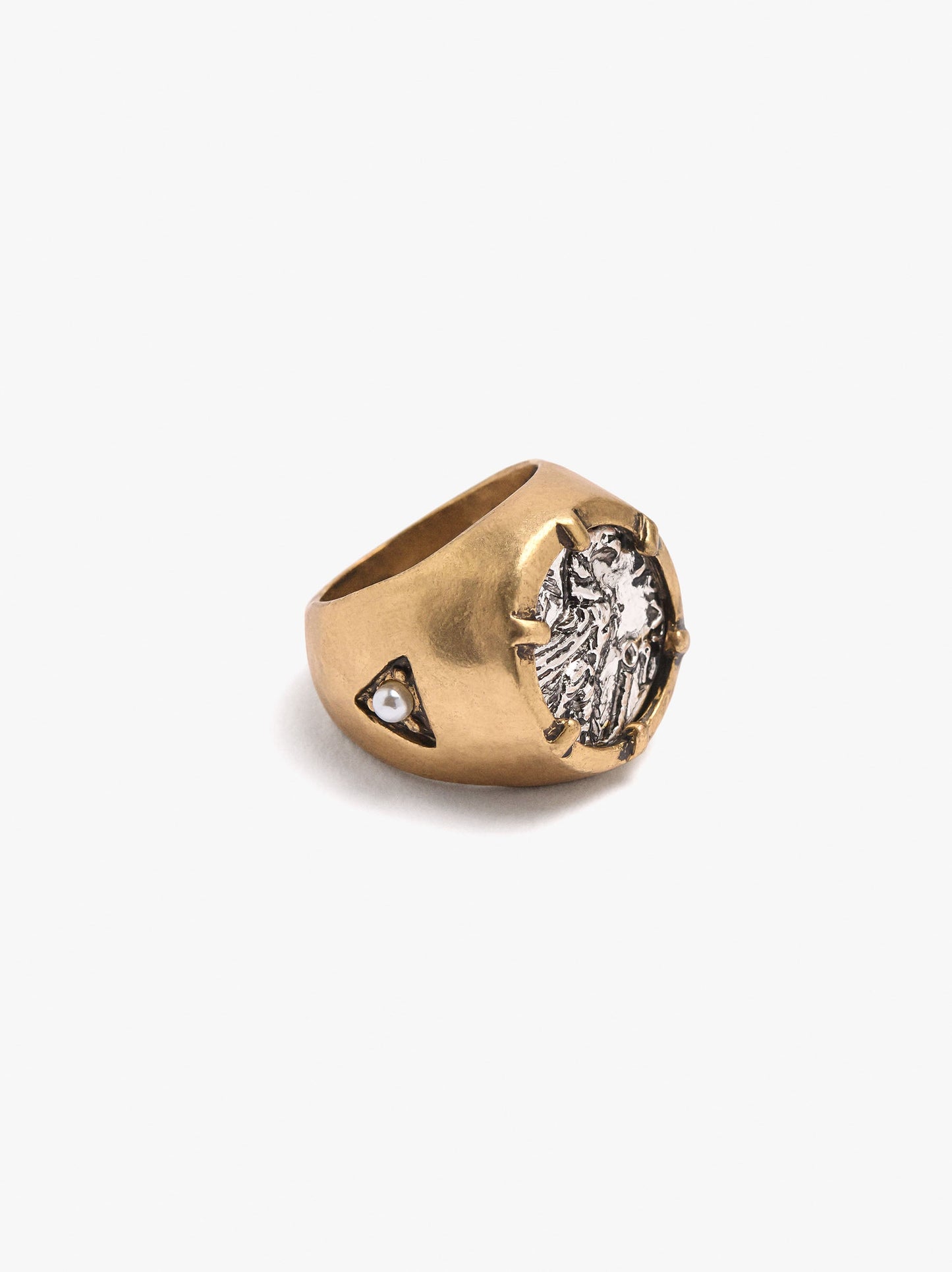Bicolor Medal Ring With Pearl Detail
