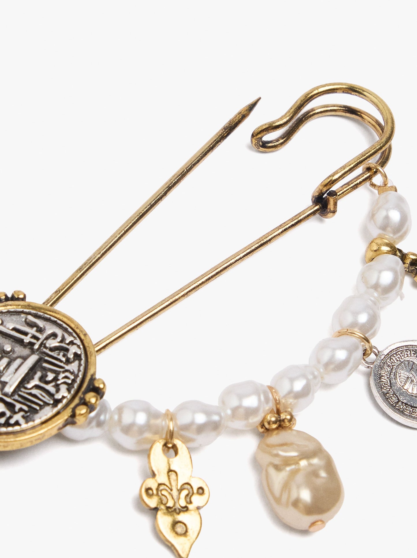 Brooch With Medal And Pearls