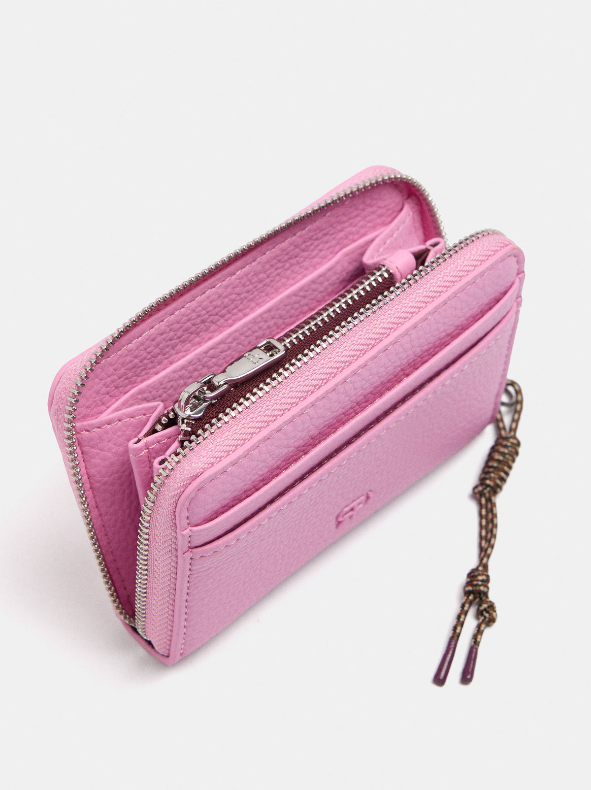 Basic Textured Wallet With Zipper Closure
