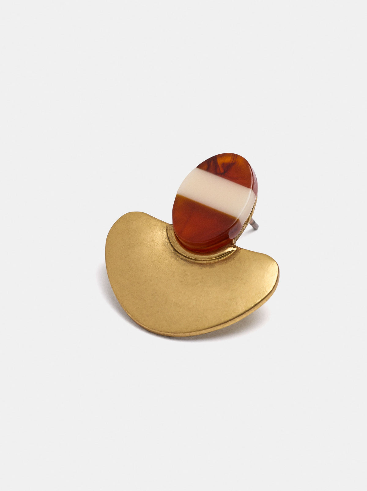 Fan Earrings With Oval Bicolor Detail