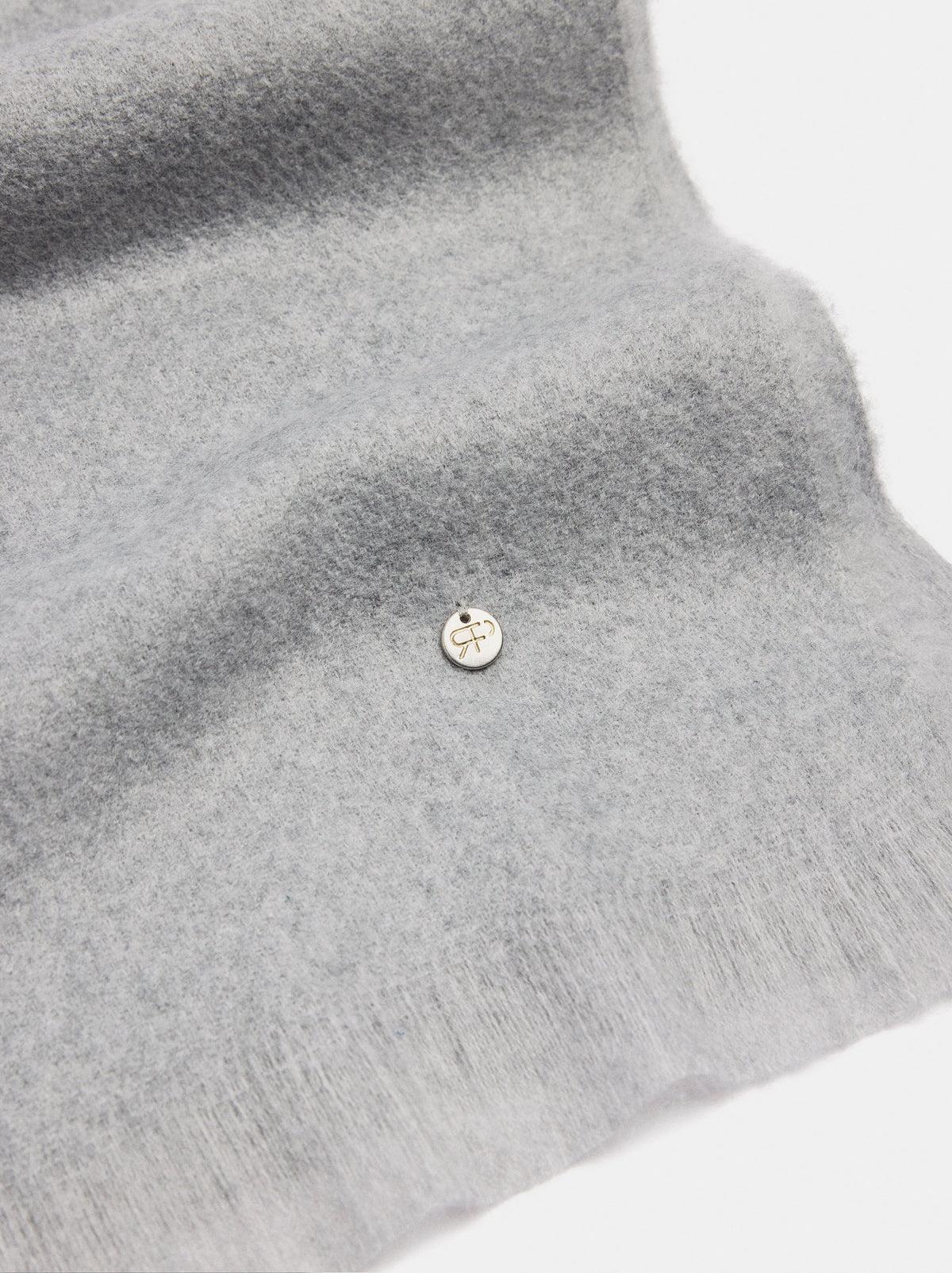 Plain Scarf With Soft Texture