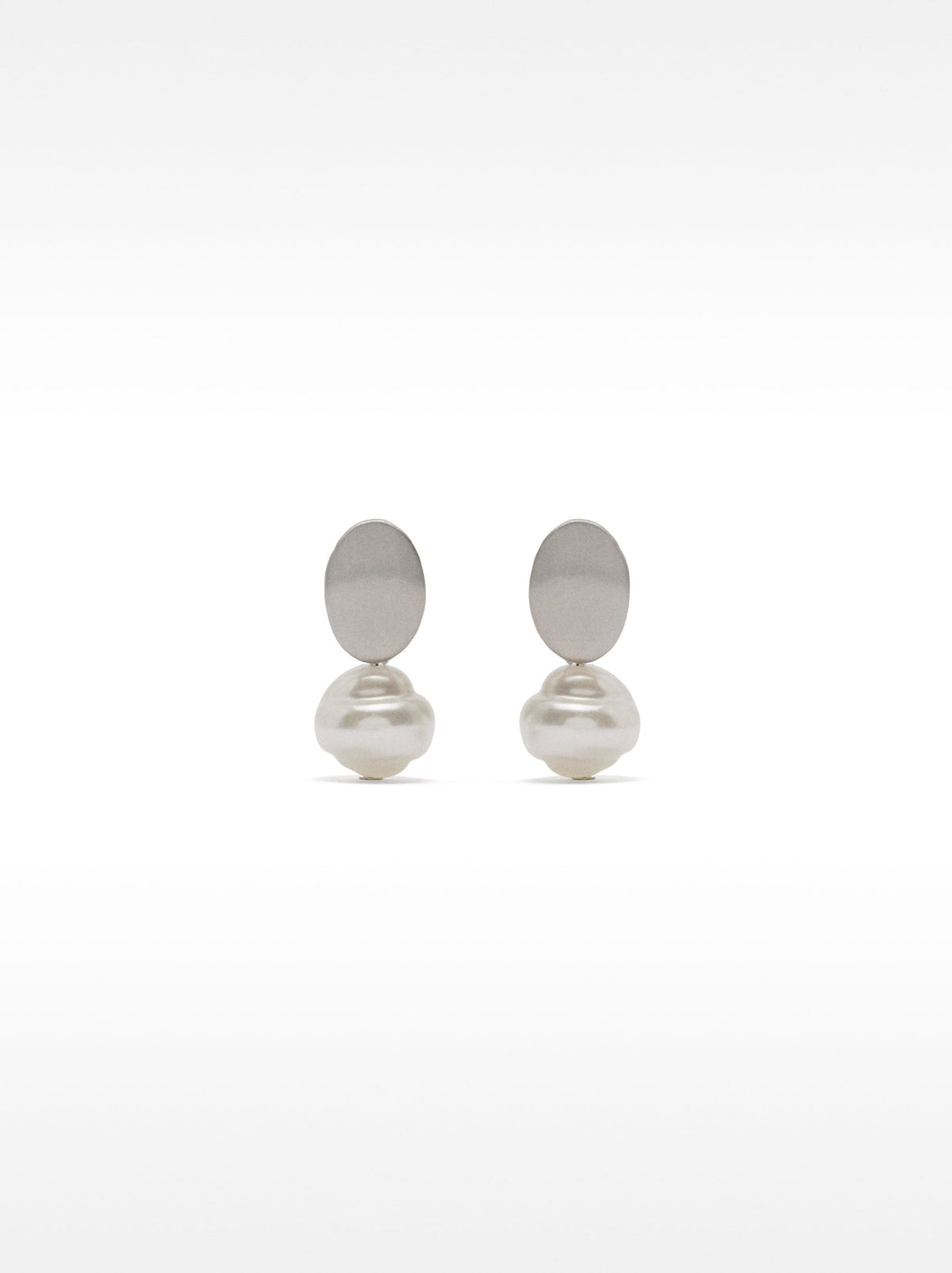 Earrings With Pearls