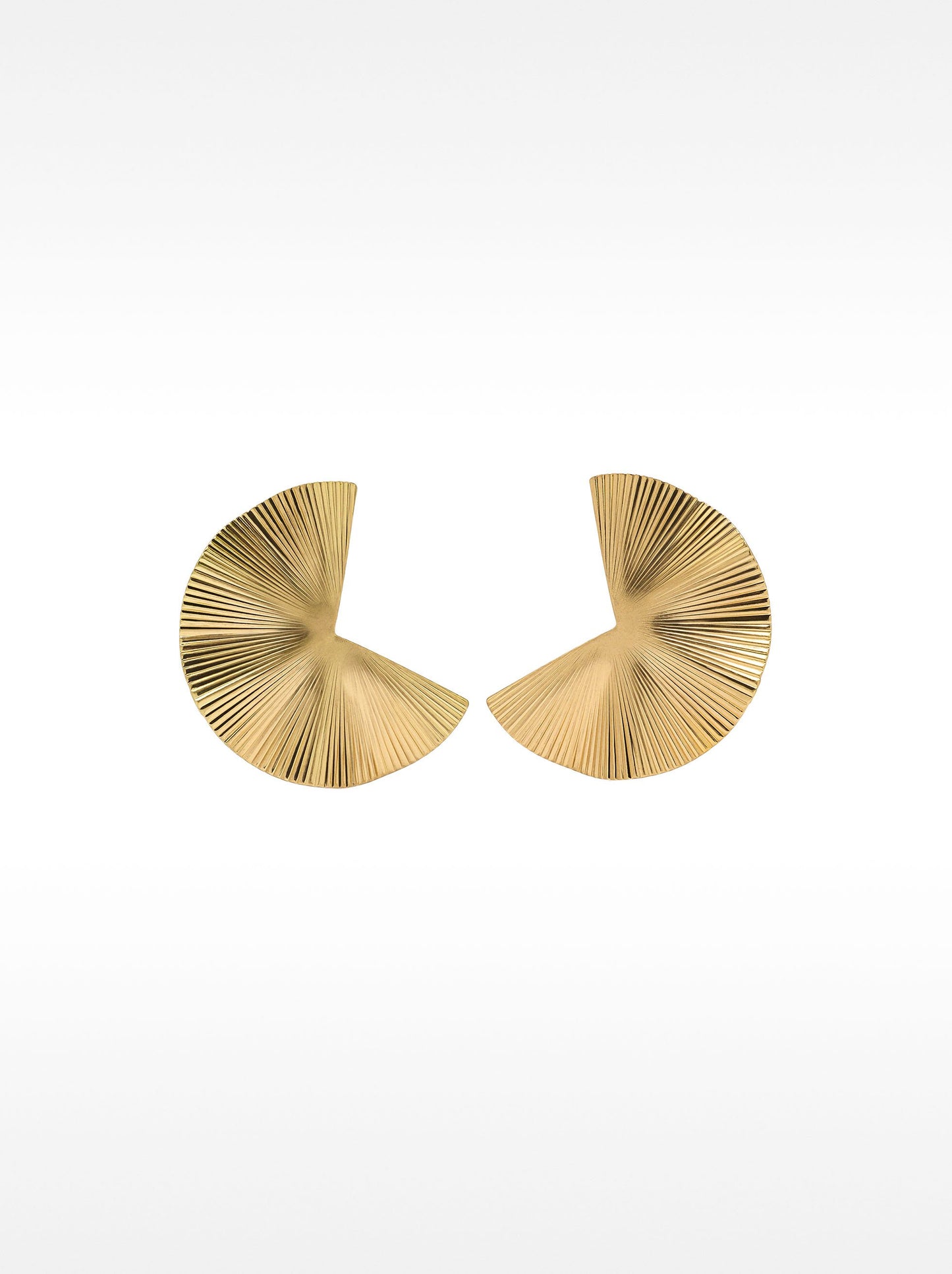 Medium Wavy Earrings