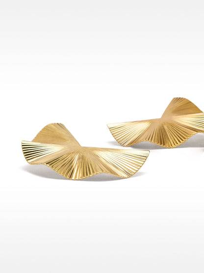 Medium Wavy Earrings