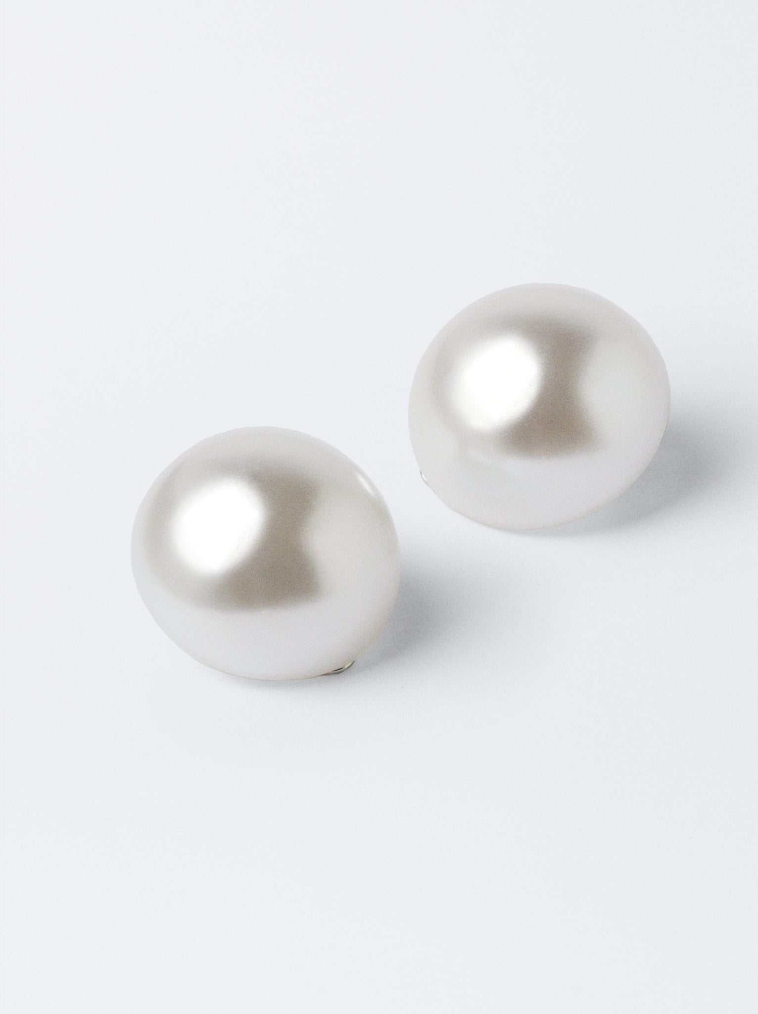 Faux Pearl Short Earrings With Clip Buckle