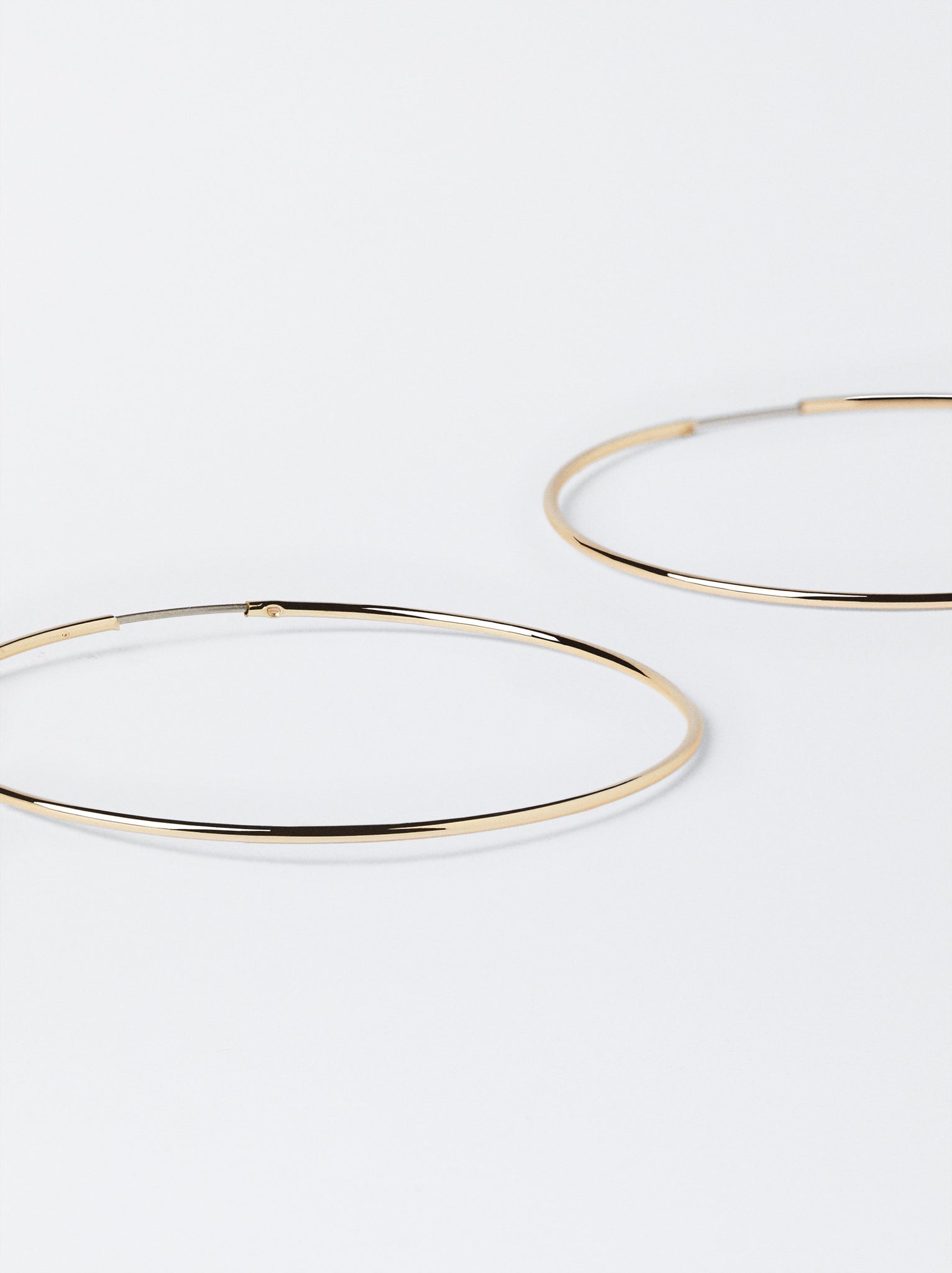 Basic Medium Hoop Earrings