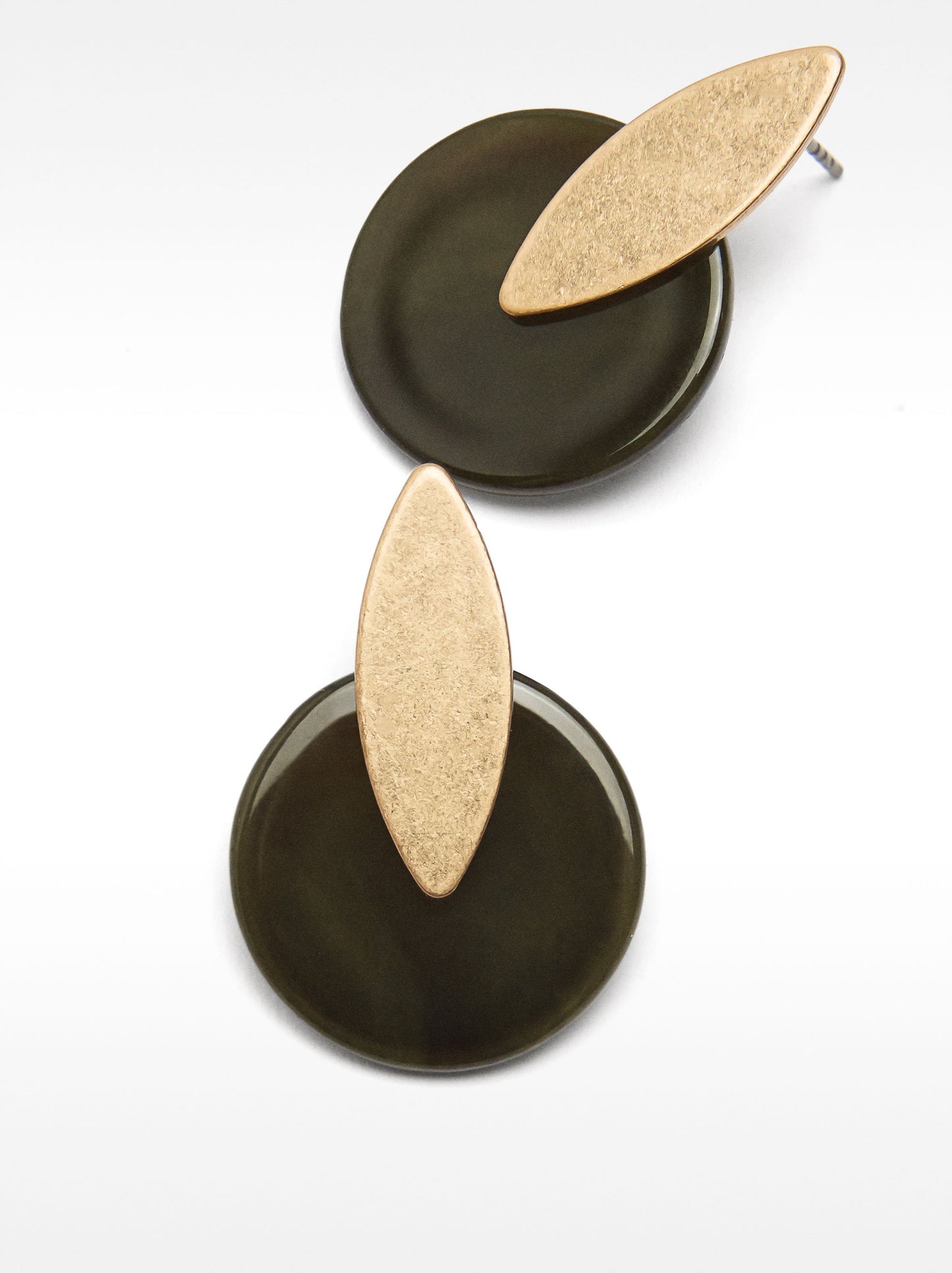 Round Earrings With Resin