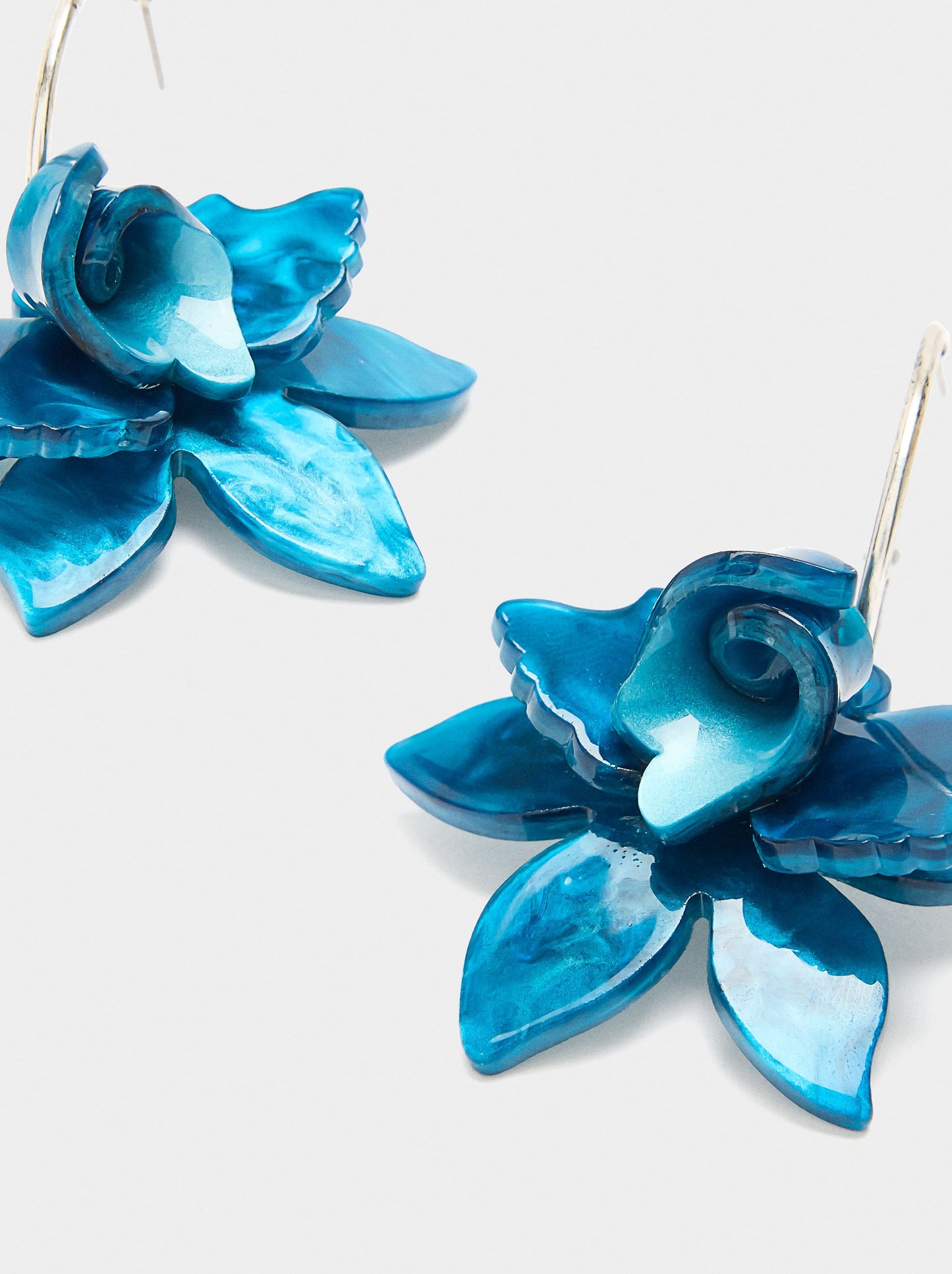 Open Hoop Earrings With Maxi Flower