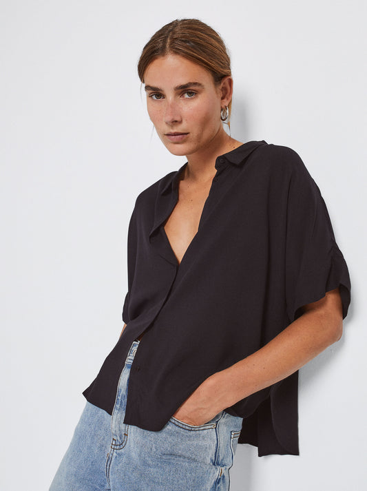 Short-Sleeved Shirt With Buttons