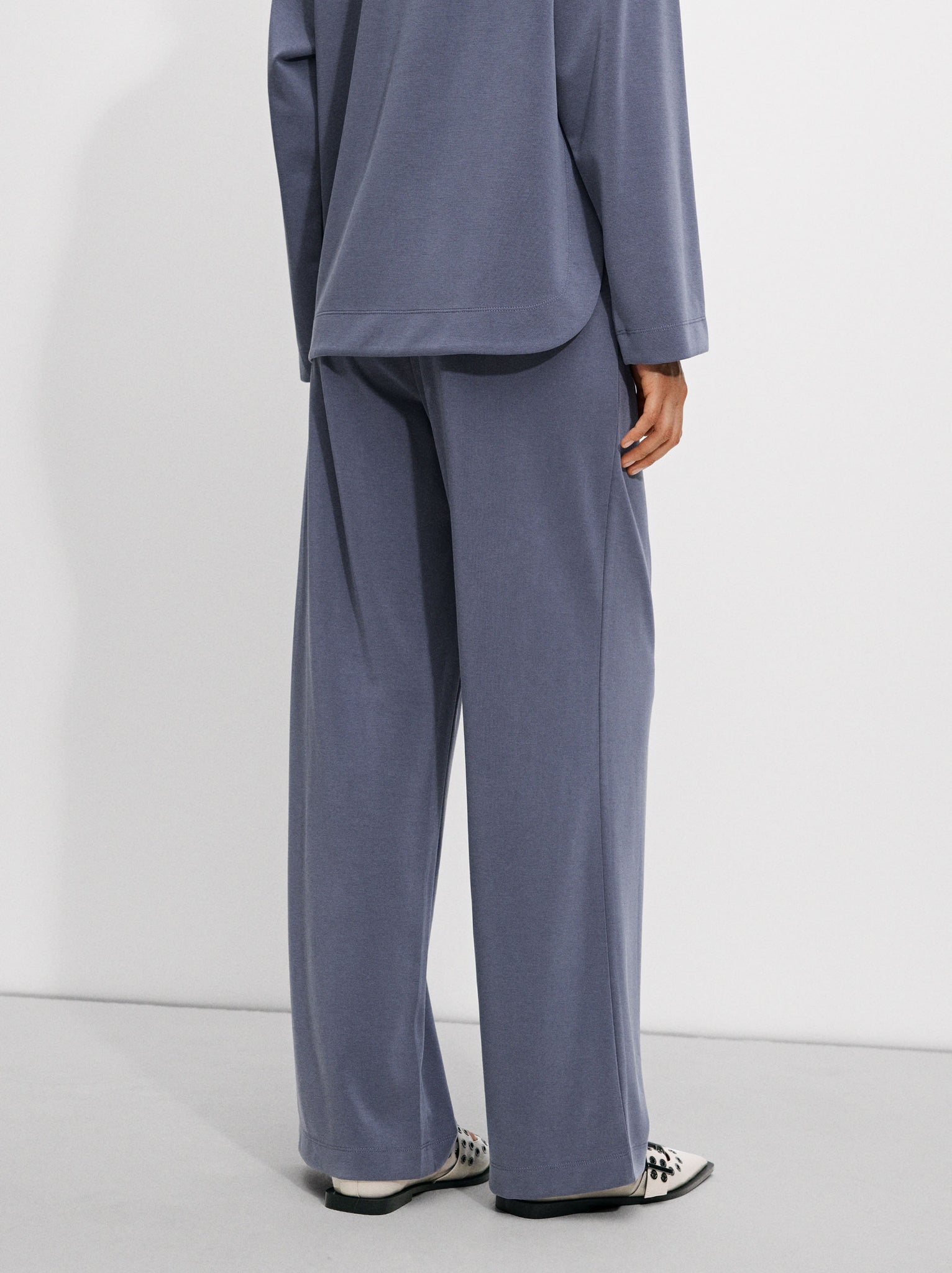 Loose-Fitting Trousers With Elastic Waistband