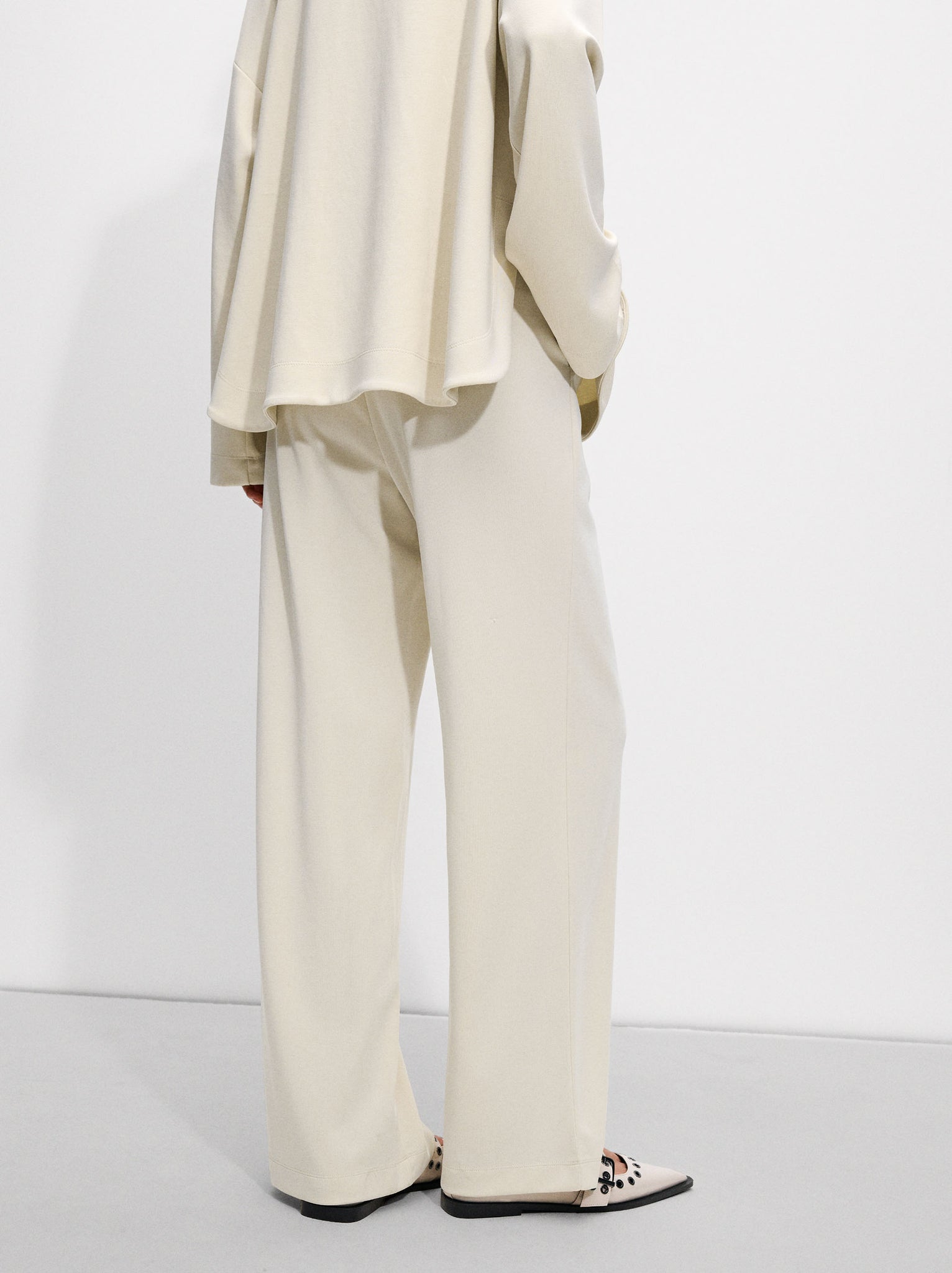 Loose-Fitting Trousers With Elastic Waistband