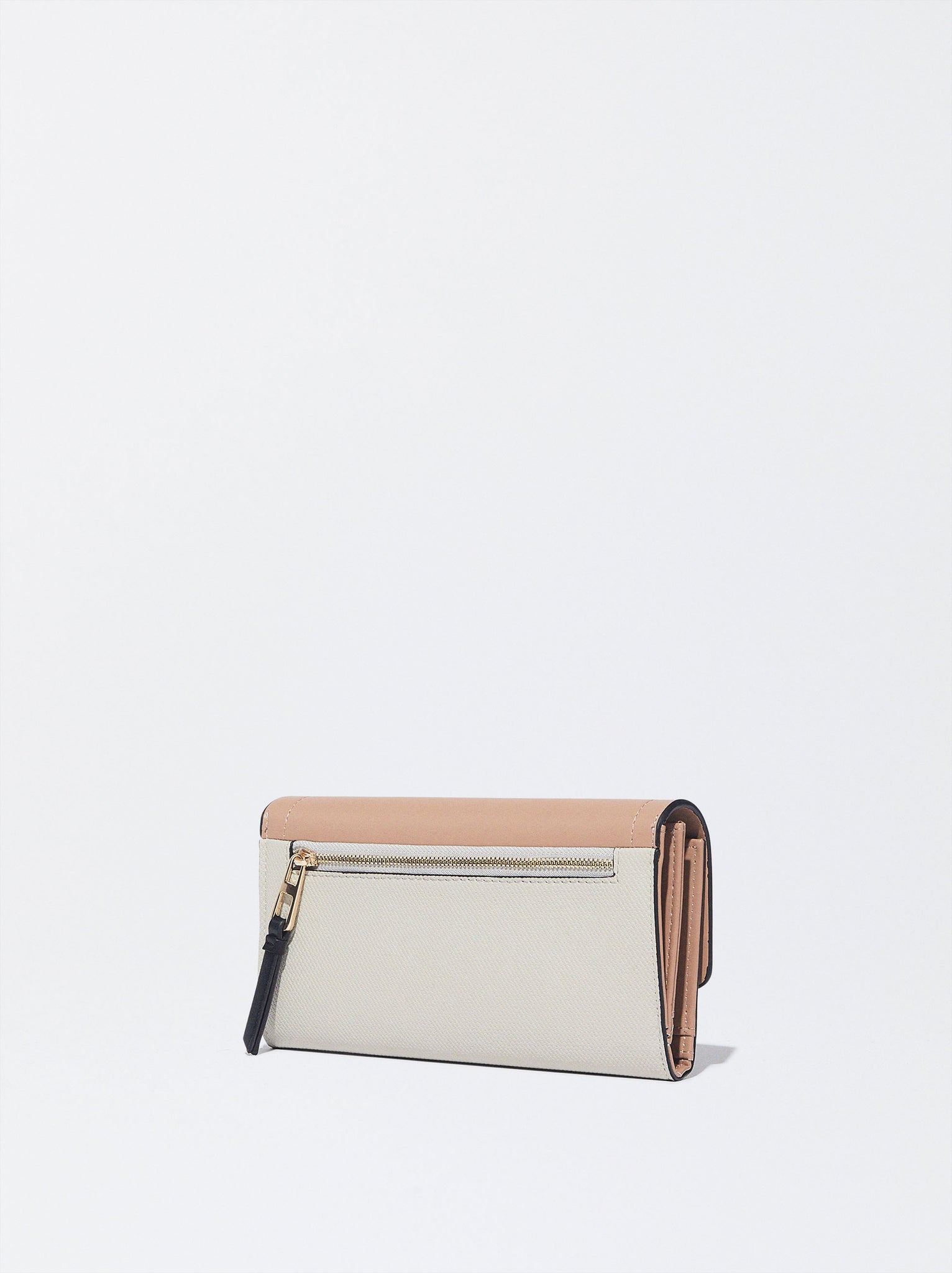 Wallet With Flap Closure