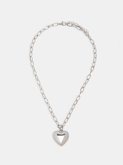 Short Necklace With Heart Links