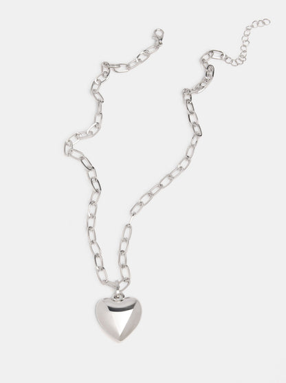 Short Necklace With Heart Links