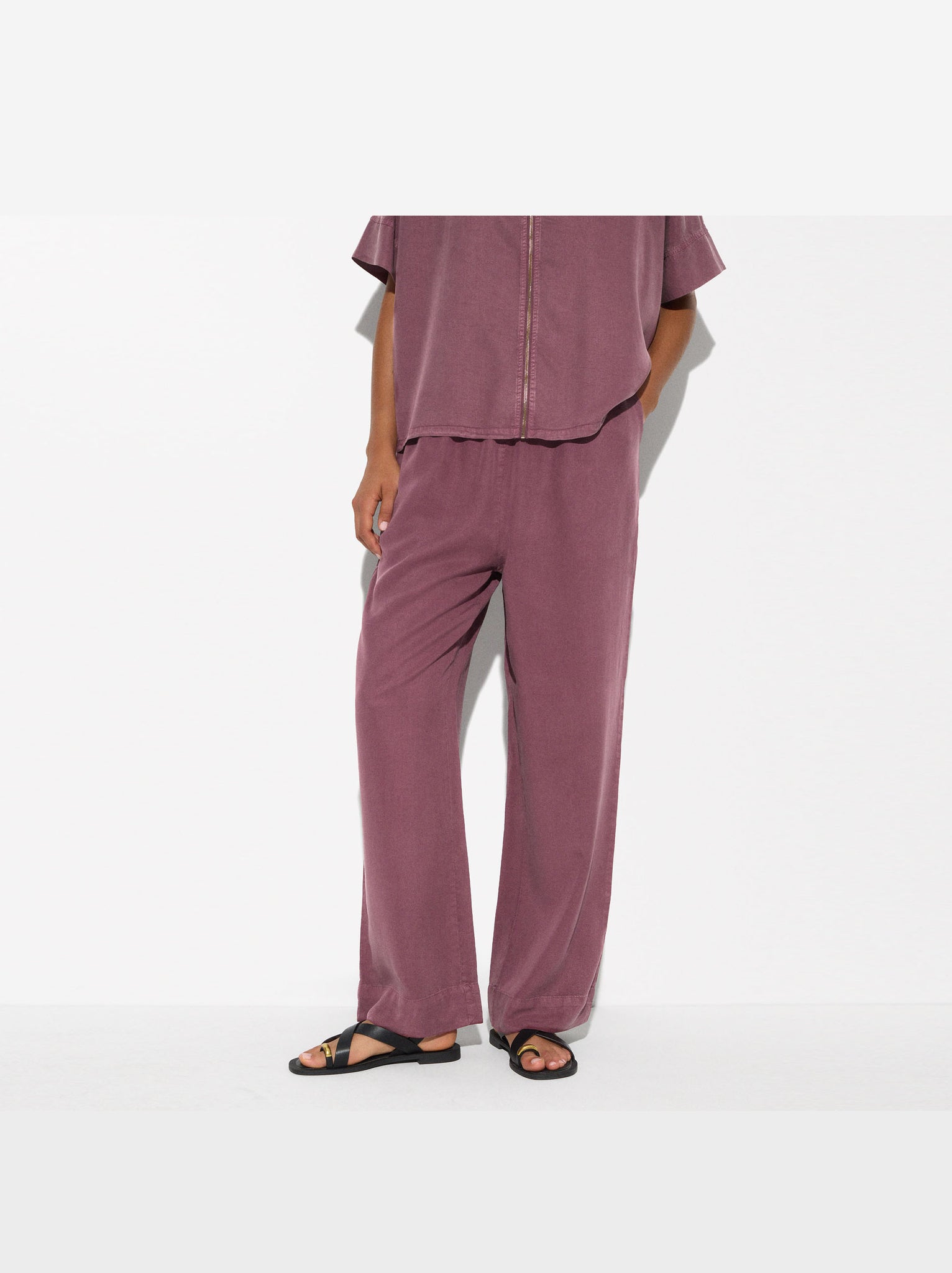 Loose-Fitting Trousers With Elastic Waistband