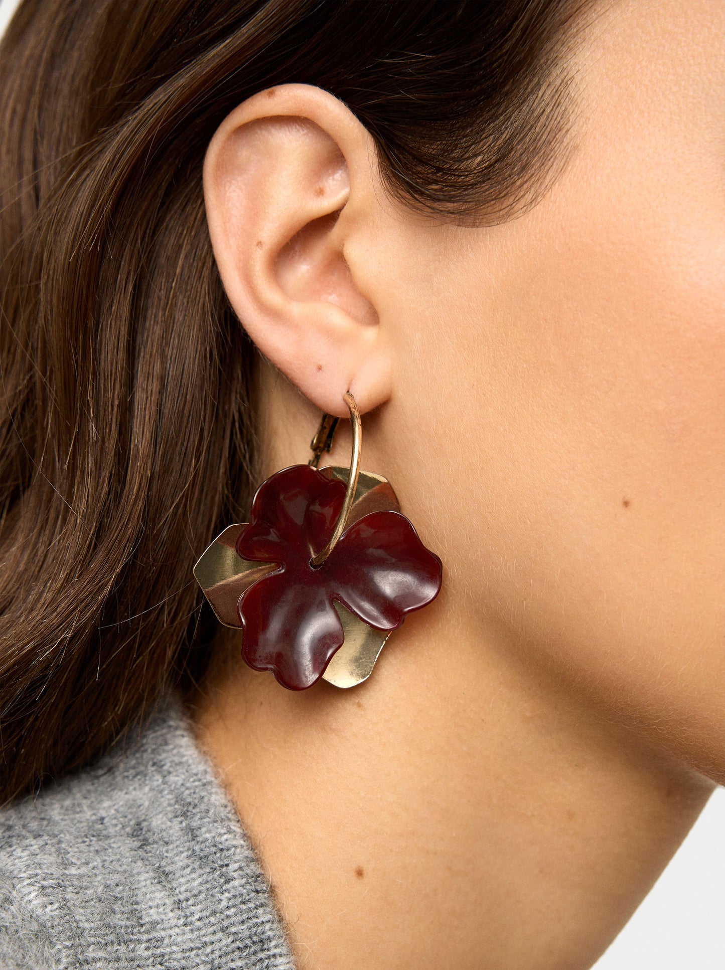 Hoop Earrings With Flower In Resin