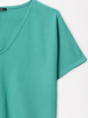 V-Neck Basic T-Shirt