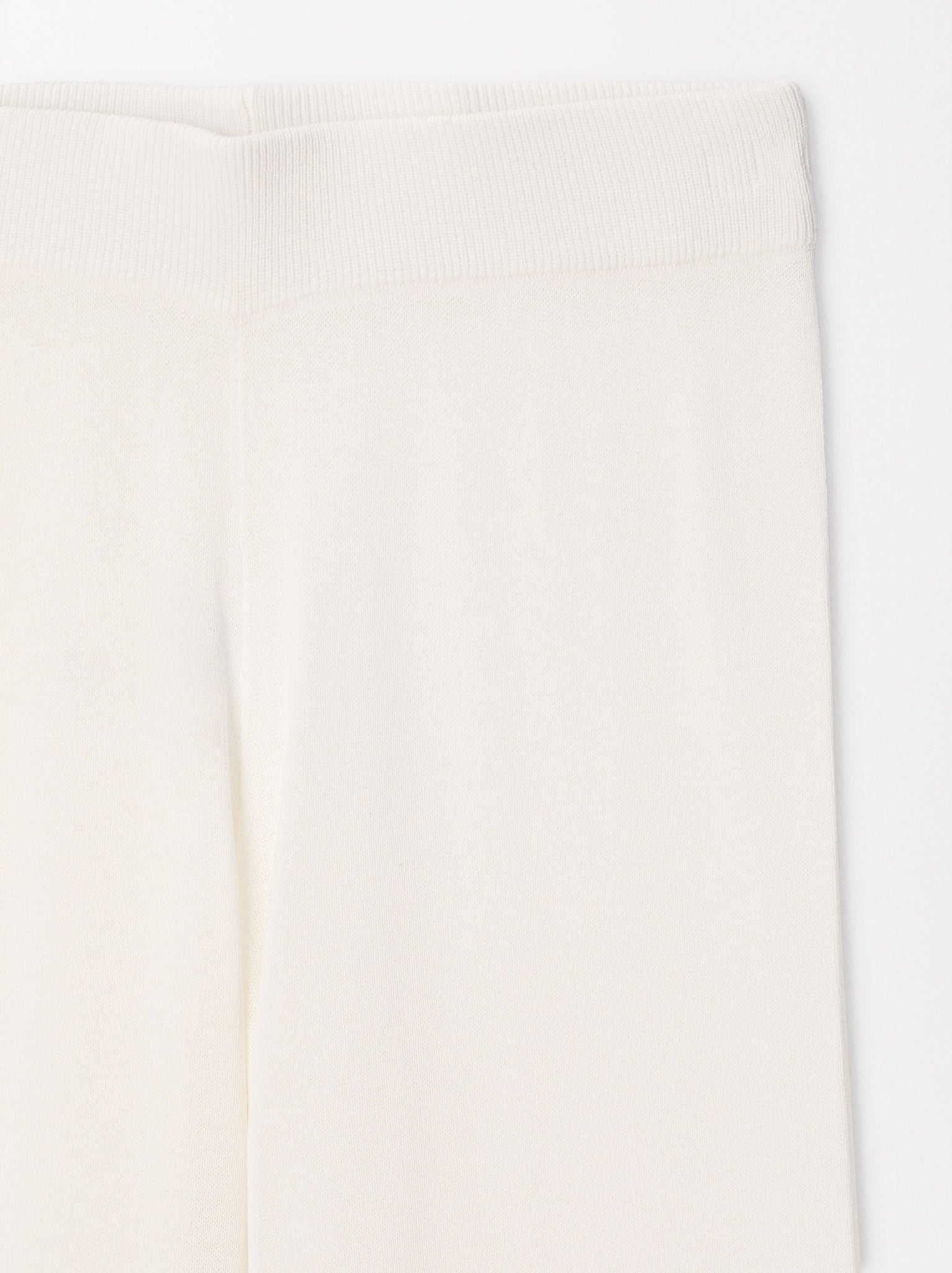 Loose-Fitting Trousers With Elastic Waistband