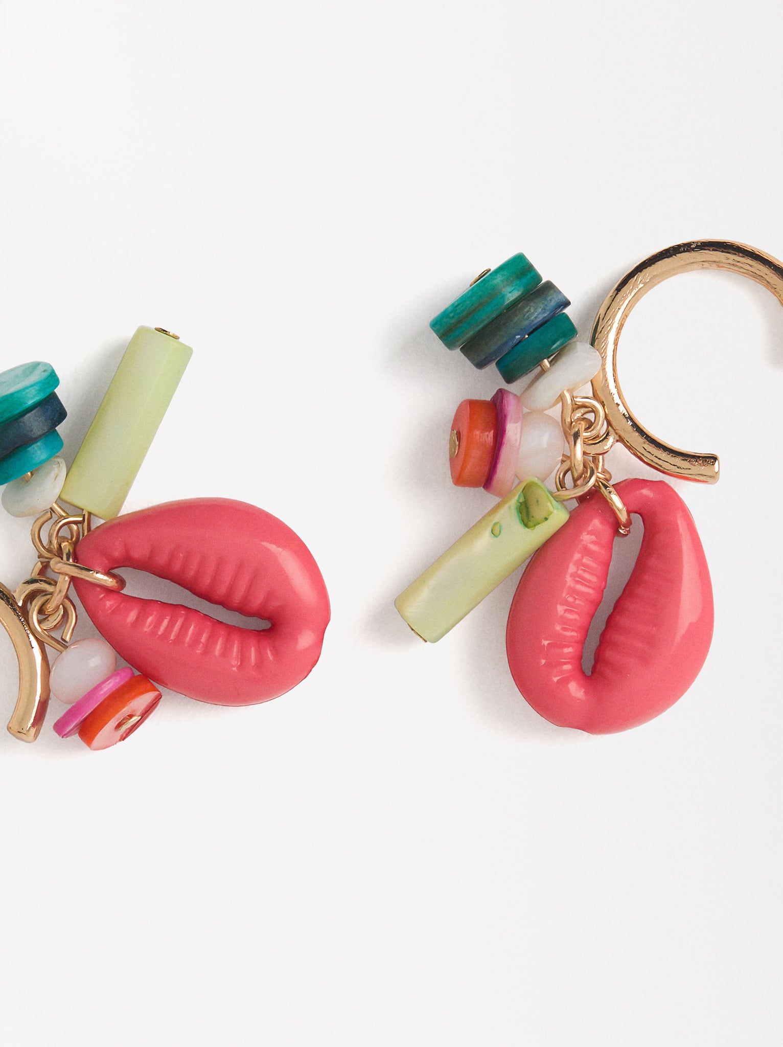 Hoop Earrings With Seashell