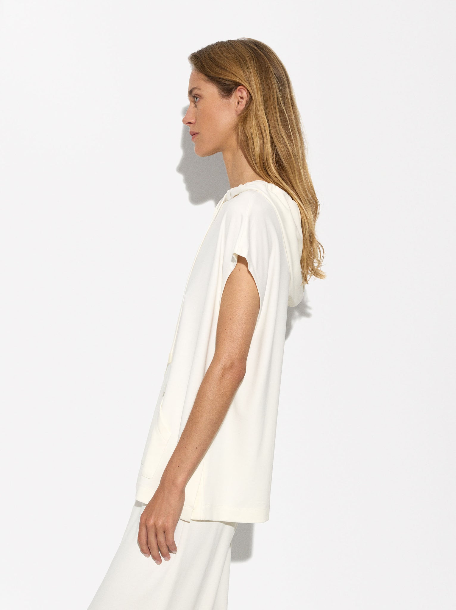 Sleeveless T-Shirt With Hood