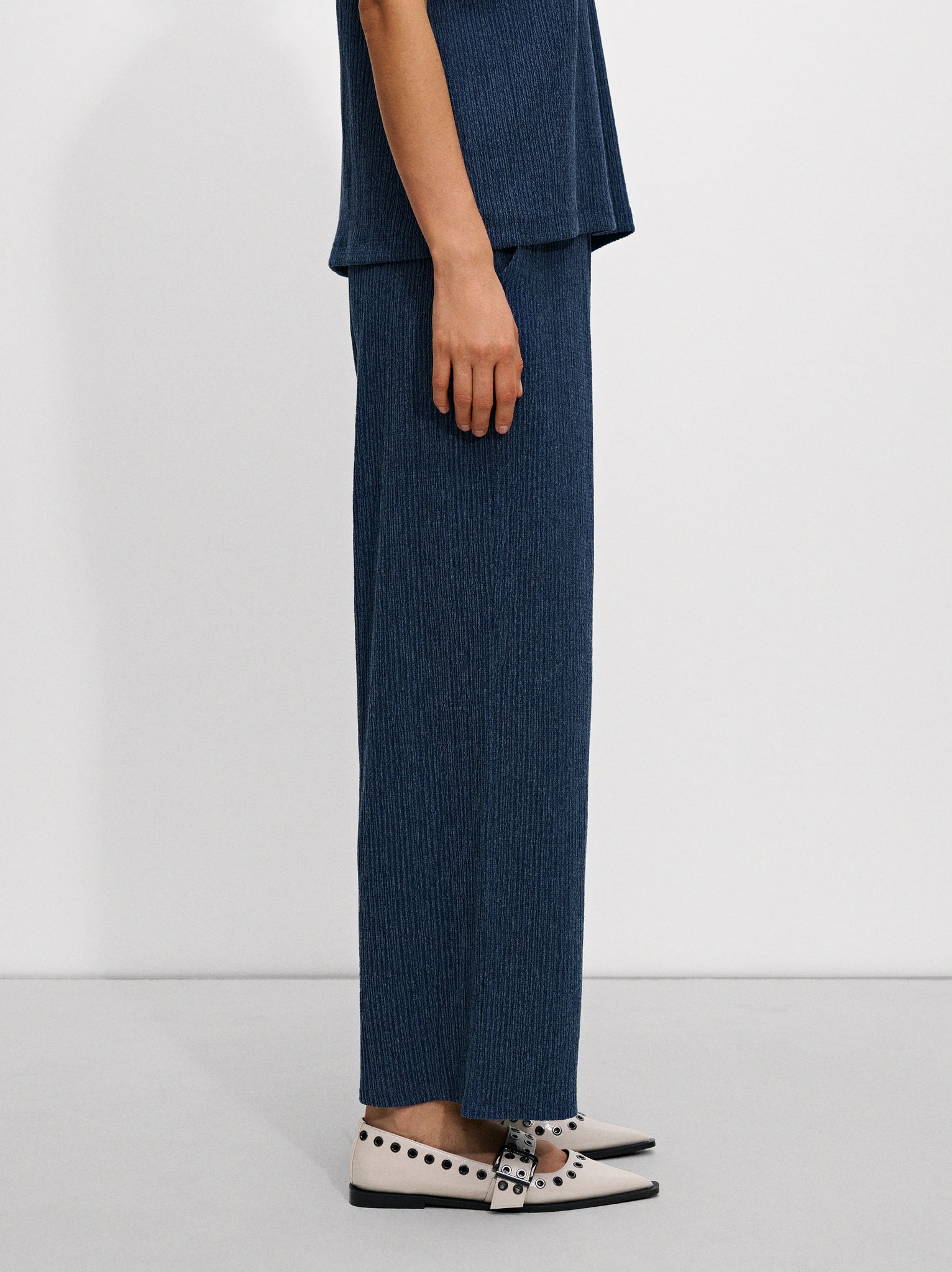 Textured Trousers With Elastic Waistband