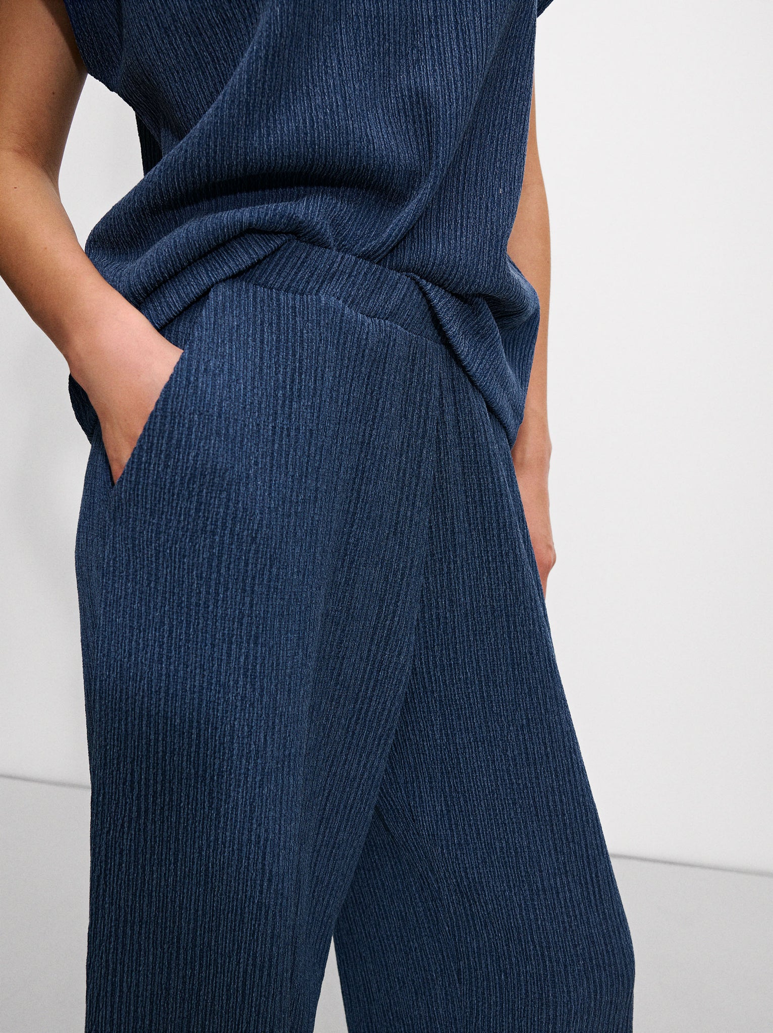 Textured Trousers With Elastic Waistband