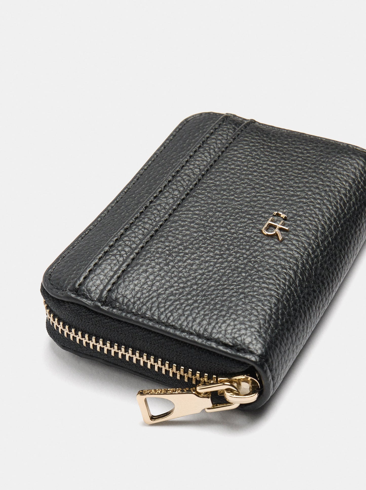 Wallet With Zip Fastening