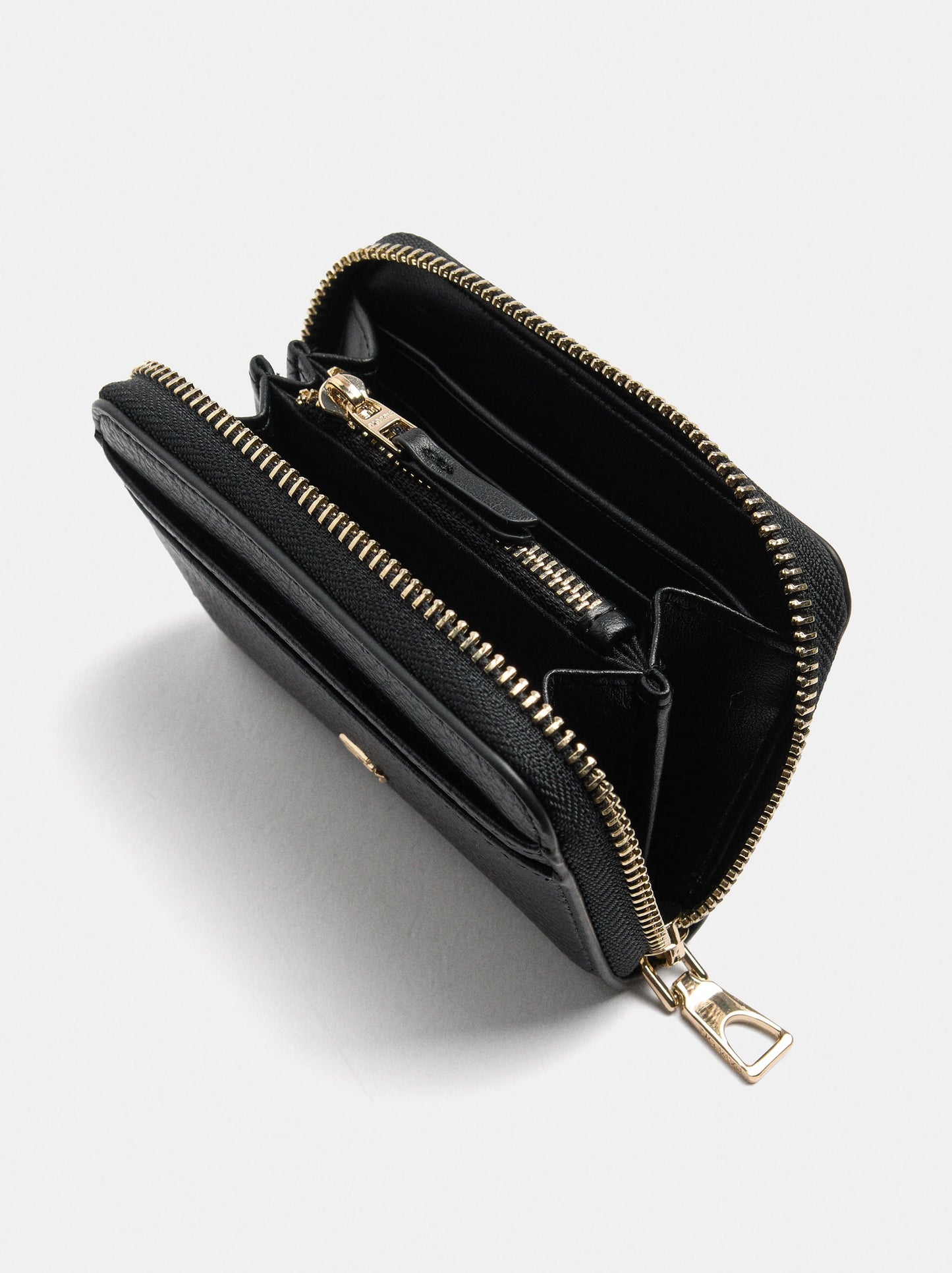 Wallet With Zip Fastening