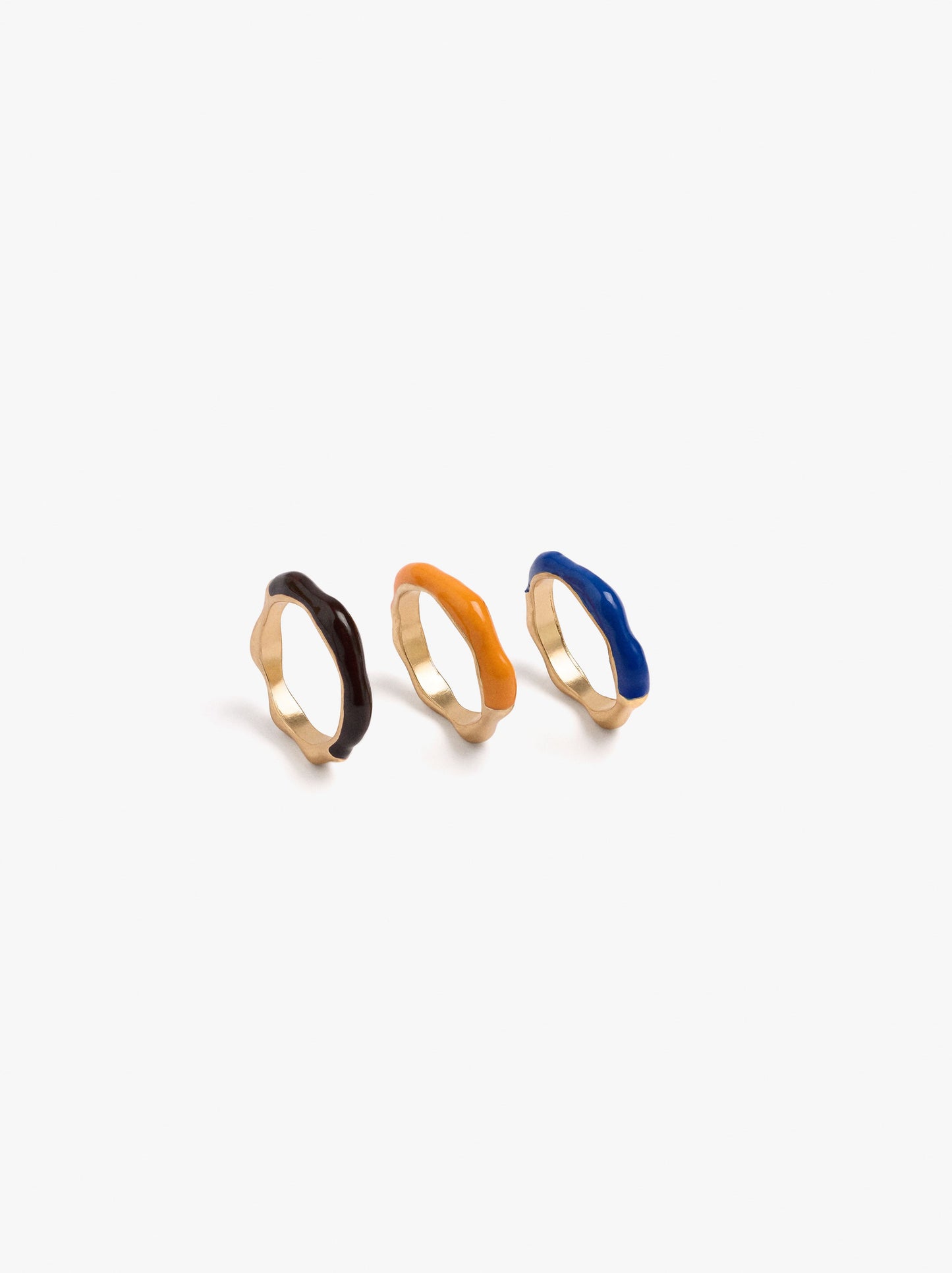 Set Of Wavy Rings With Enamel