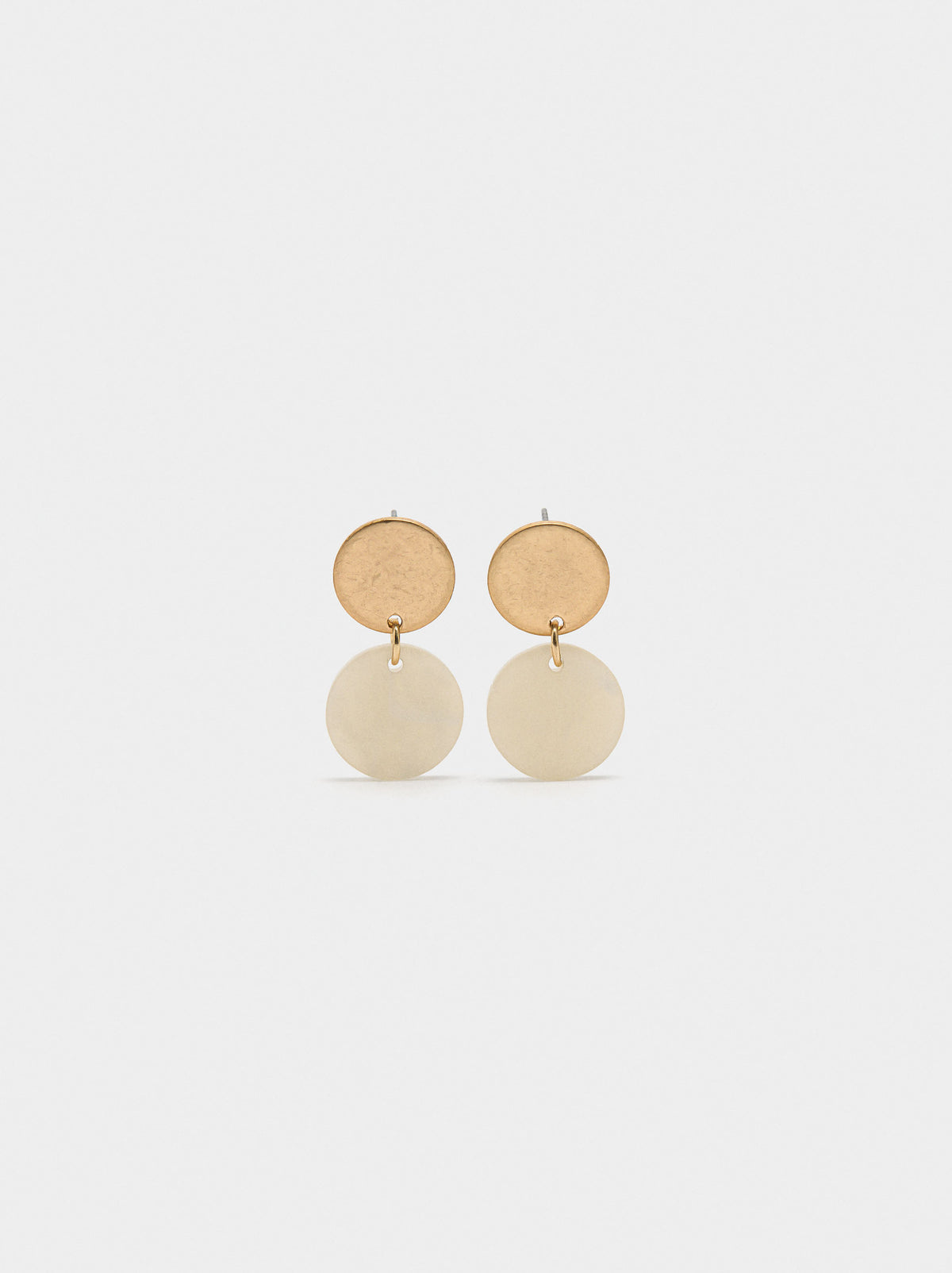 Round Earrings With Pearlescent Effect