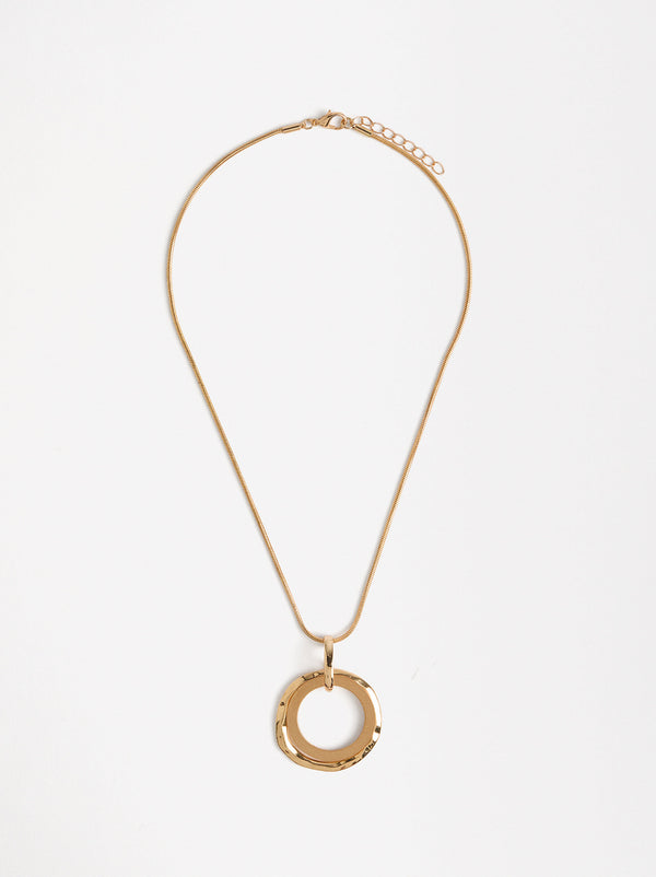 Necklace With Circle Pendant