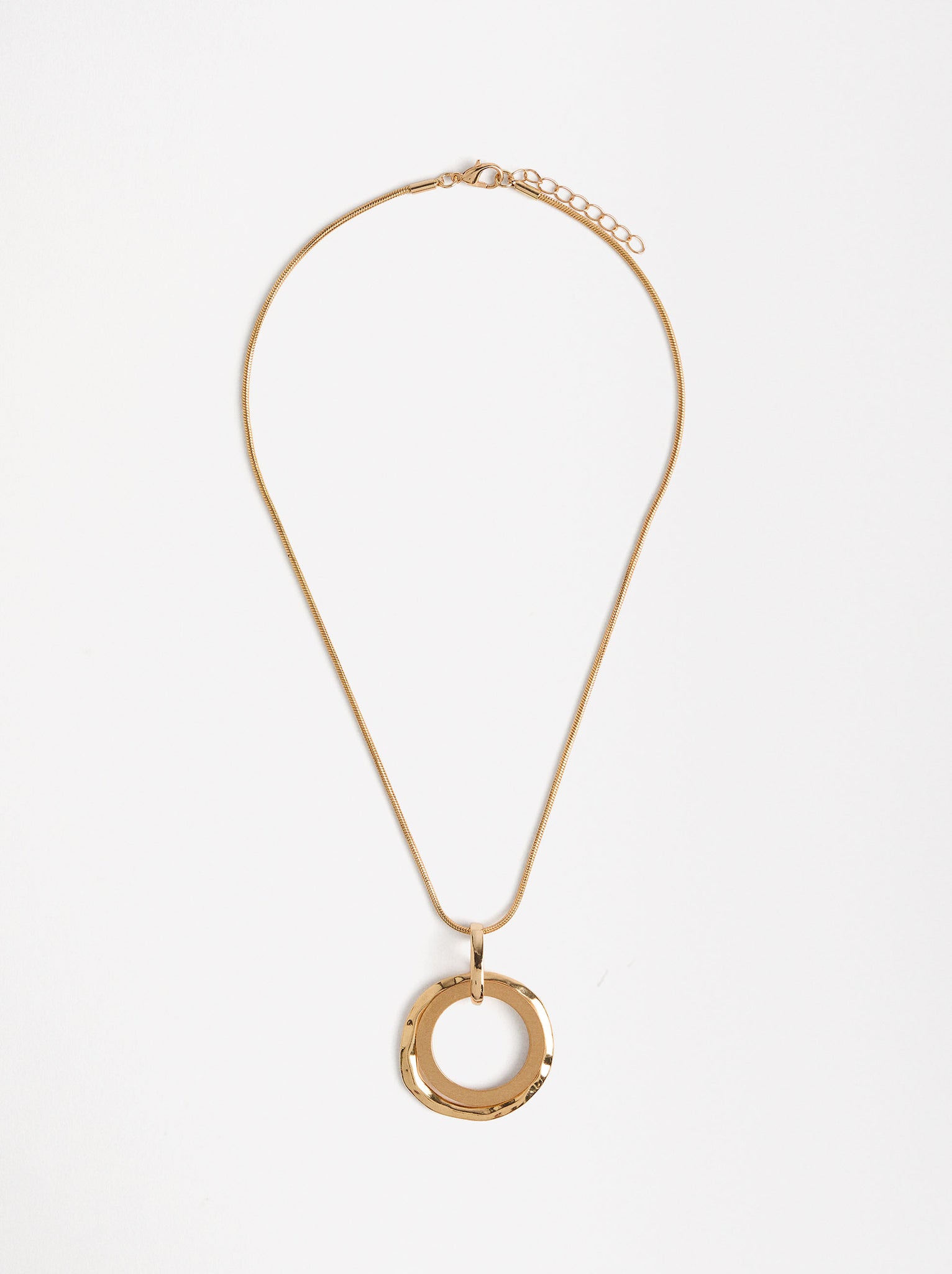 Necklace With Circle Pendant