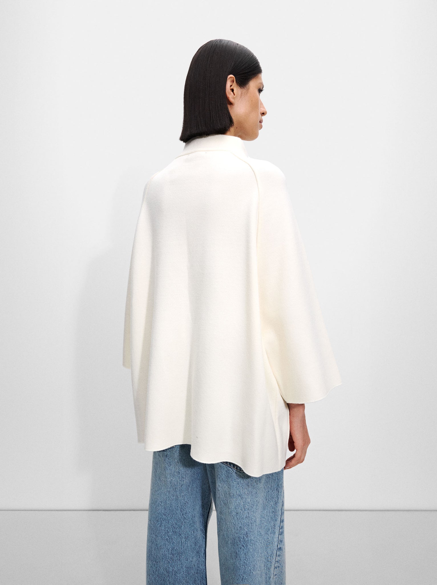 T1 Essentials Poncho