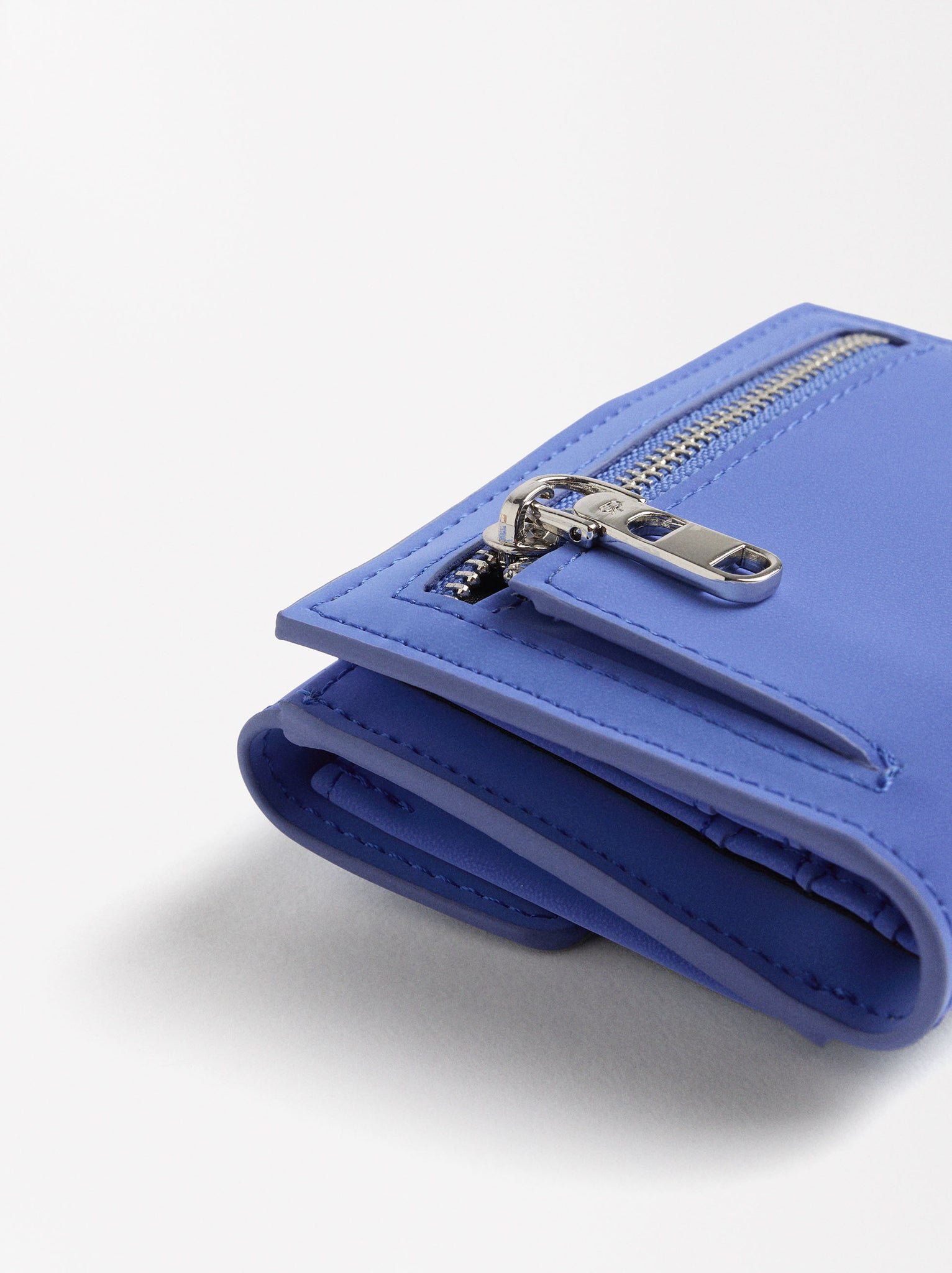 Wallet With Flap Closure