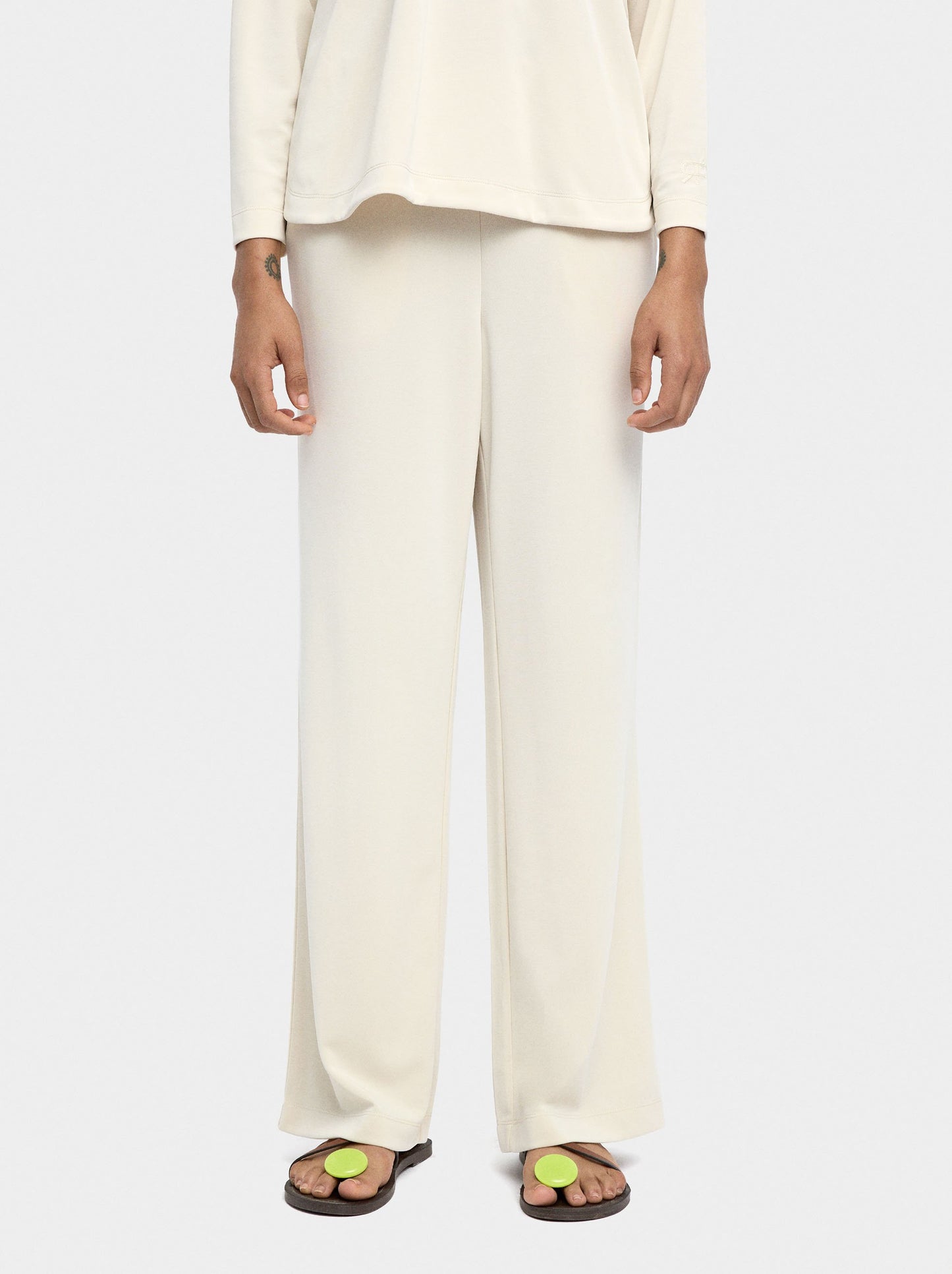 Loose-Fitting Trousers With Elastic Waistband