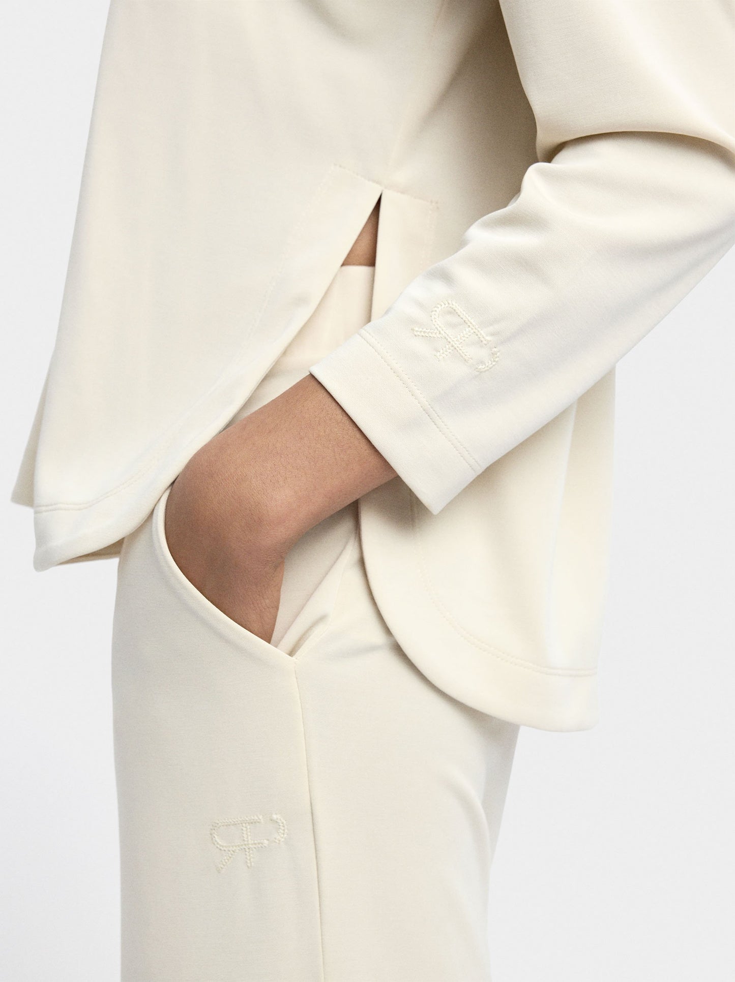 Loose-Fitting Trousers With Elastic Waistband