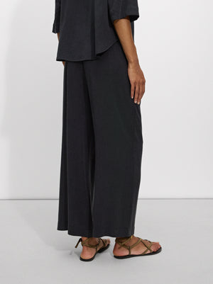 Loose-Fitting Trousers With Elastic Waistband