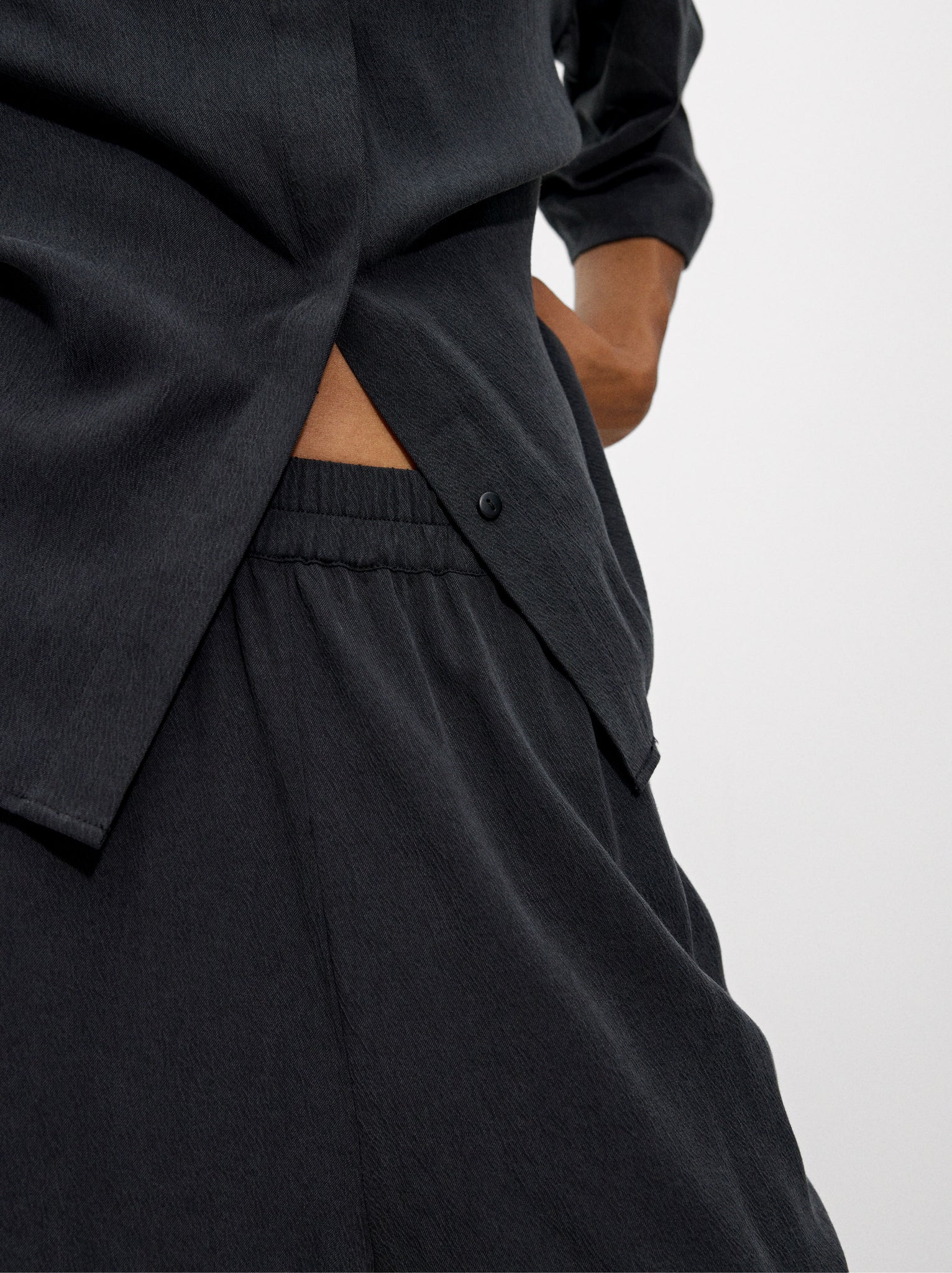 Loose-Fitting Trousers With Elastic Waistband