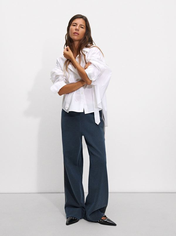 Loose-Fitting Trousers With Elastic Waistband